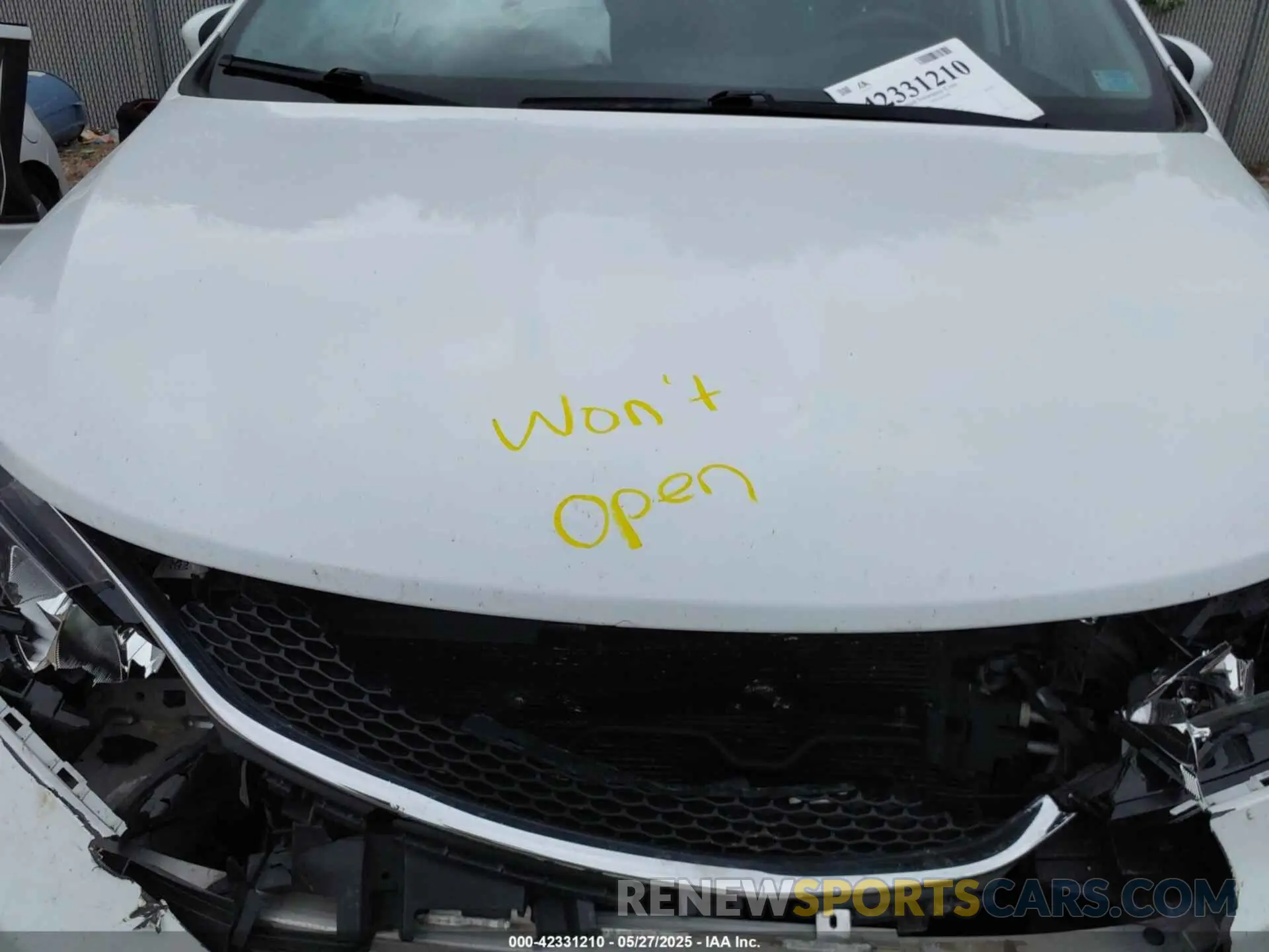 10 Photograph of a damaged car 2C4RC1DG5MR516345 CHRYSLER VOYAGER 2021