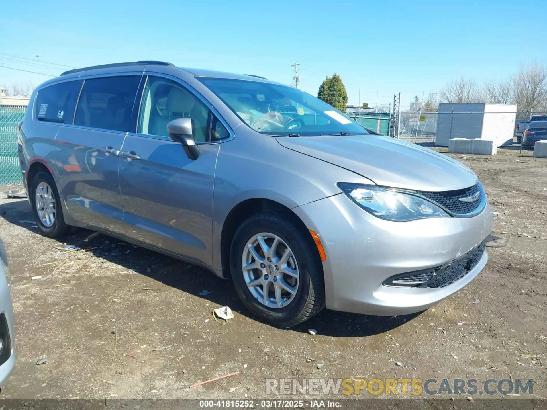 1 Photograph of a damaged car 2C4RC1DG5MR538328 CHRYSLER VOYAGER 2021