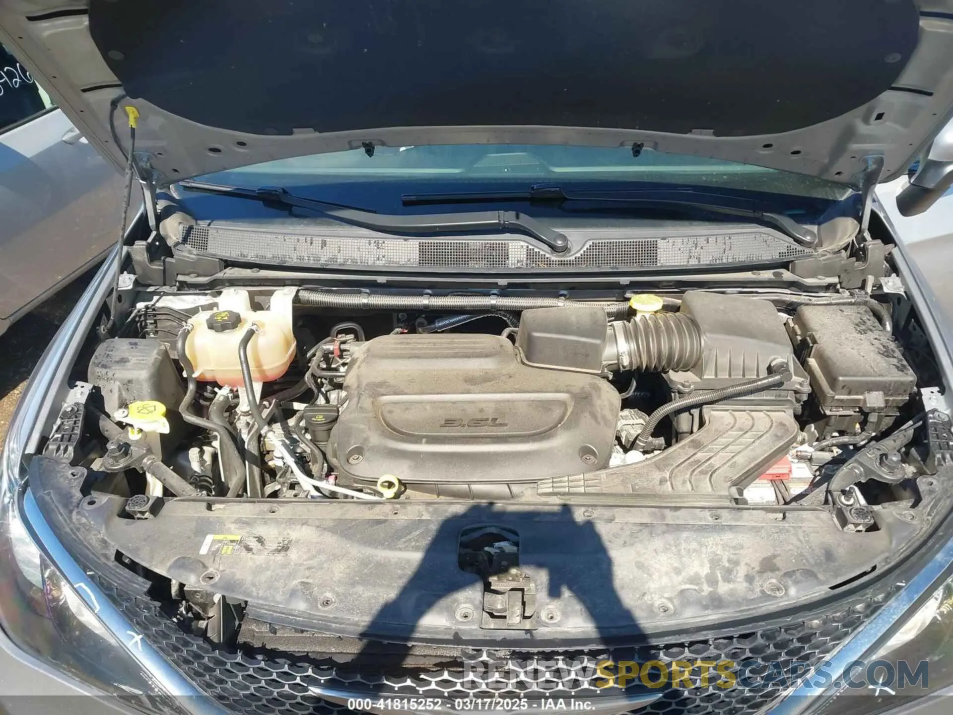 10 Photograph of a damaged car 2C4RC1DG5MR538328 CHRYSLER VOYAGER 2021