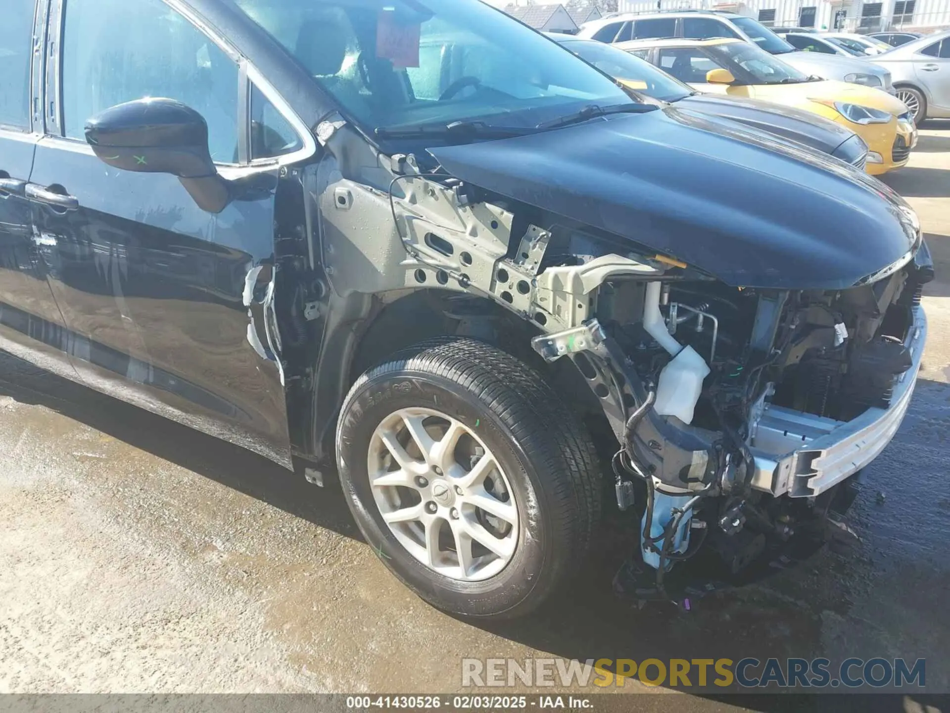 18 Photograph of a damaged car 2C4RC1DG6MR511767 CHRYSLER VOYAGER 2021