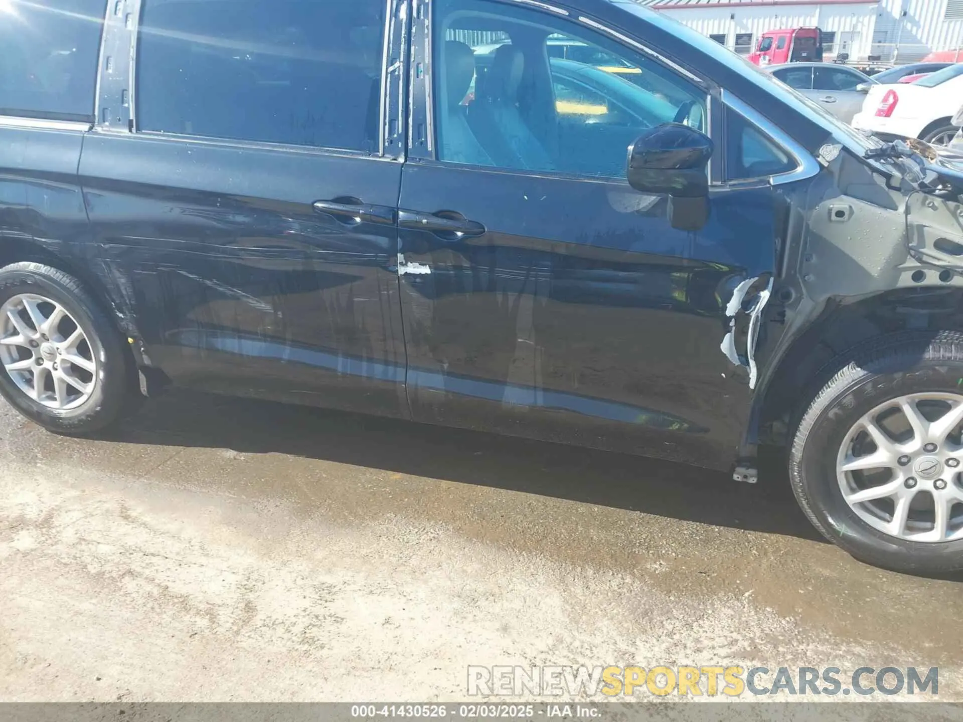 19 Photograph of a damaged car 2C4RC1DG6MR511767 CHRYSLER VOYAGER 2021