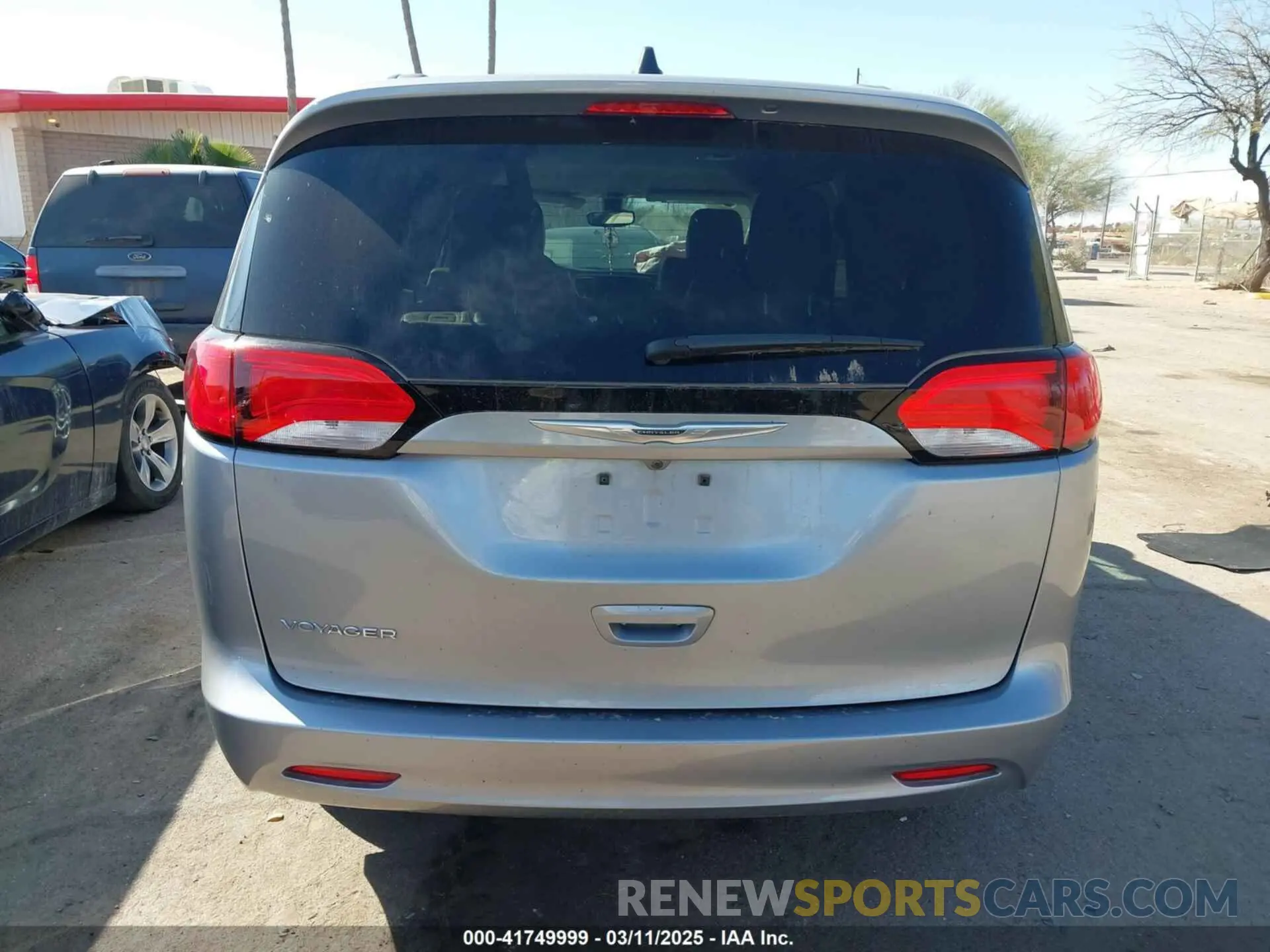 16 Photograph of a damaged car 2C4RC1DG8MR530692 CHRYSLER VOYAGER 2021
