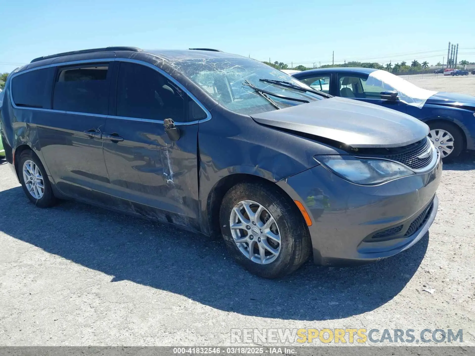 1 Photograph of a damaged car 2C4RC1DG8MR539103 CHRYSLER VOYAGER 2021