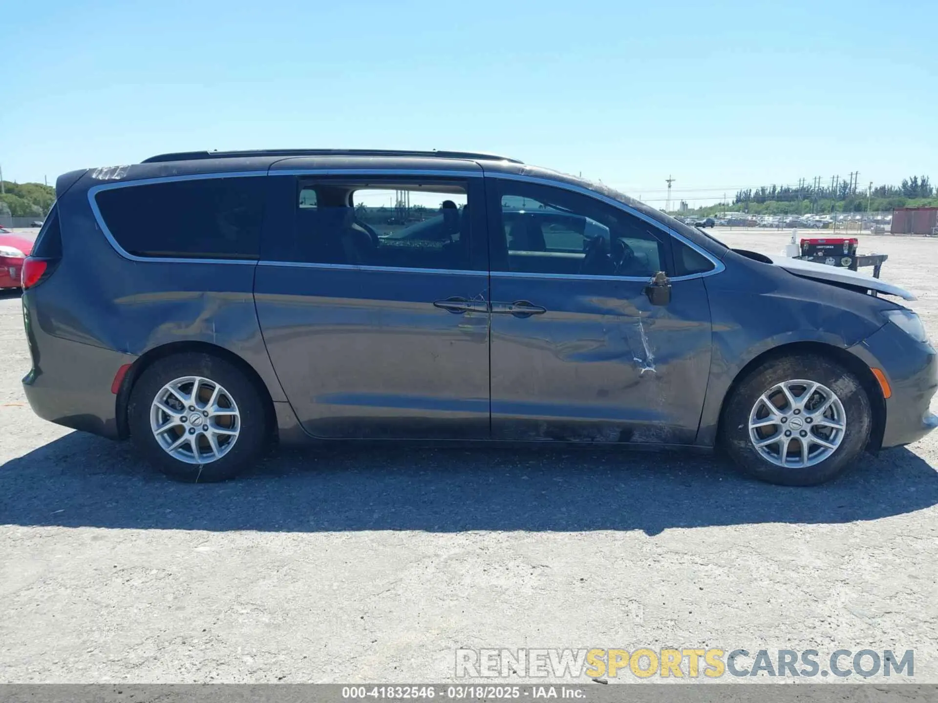 12 Photograph of a damaged car 2C4RC1DG8MR539103 CHRYSLER VOYAGER 2021