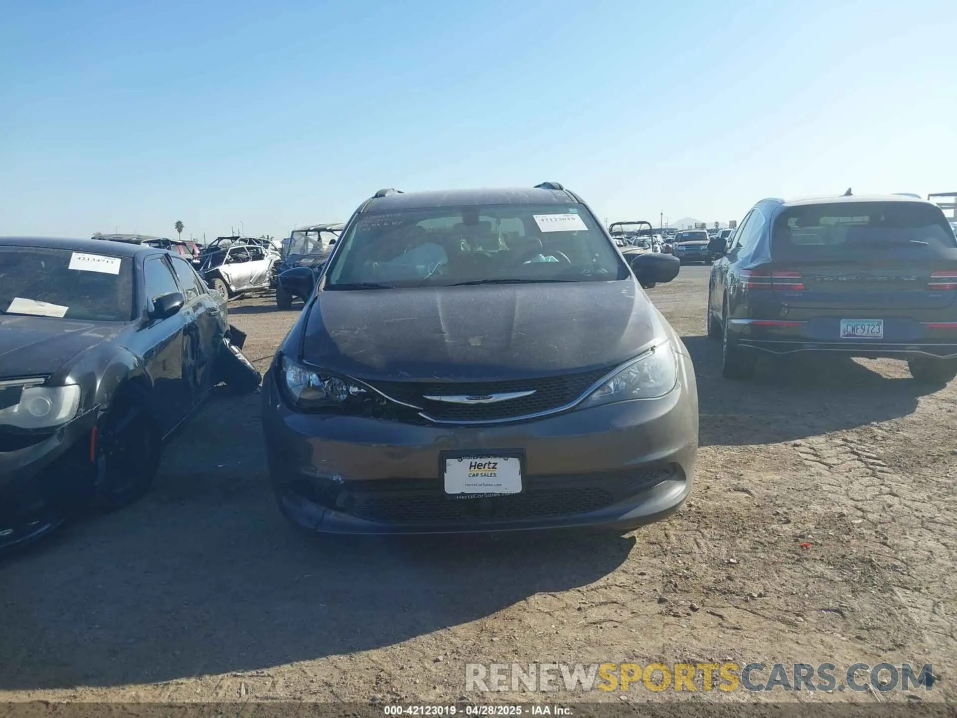 11 Photograph of a damaged car 2C4RC1DG8MR551199 CHRYSLER VOYAGER 2021