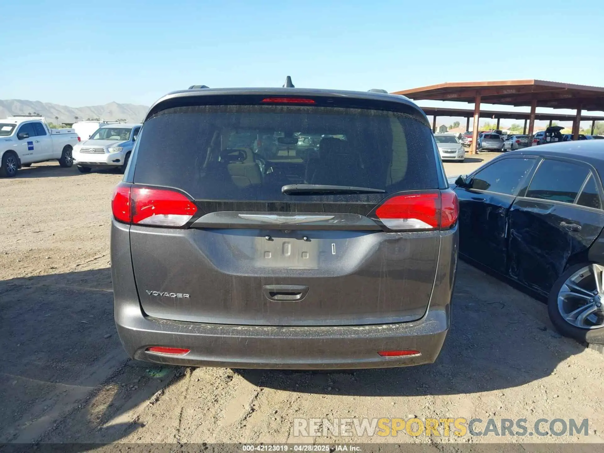 15 Photograph of a damaged car 2C4RC1DG8MR551199 CHRYSLER VOYAGER 2021