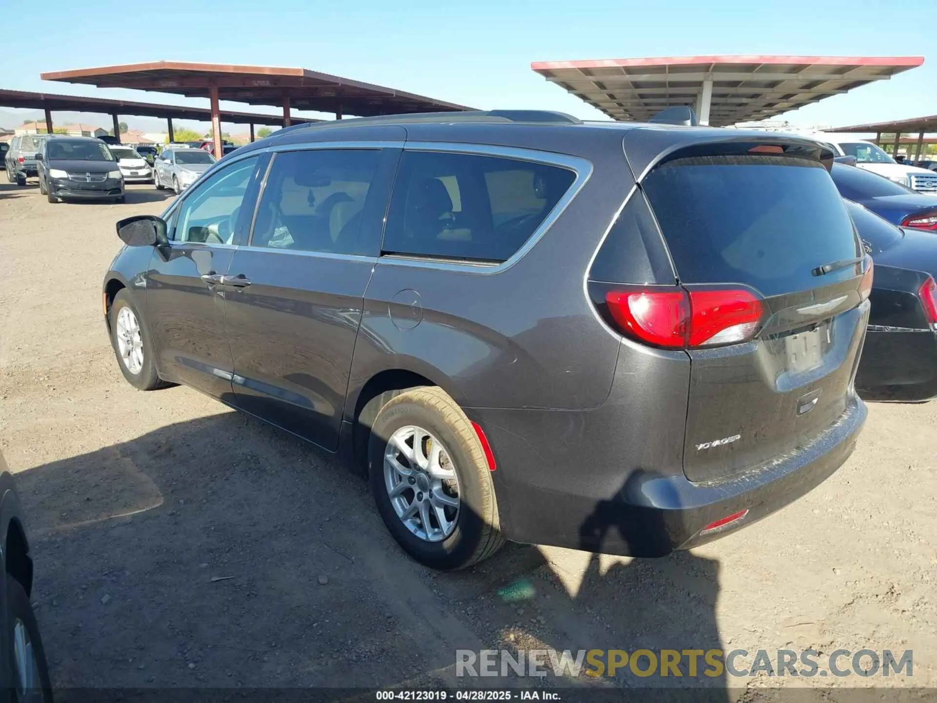 3 Photograph of a damaged car 2C4RC1DG8MR551199 CHRYSLER VOYAGER 2021