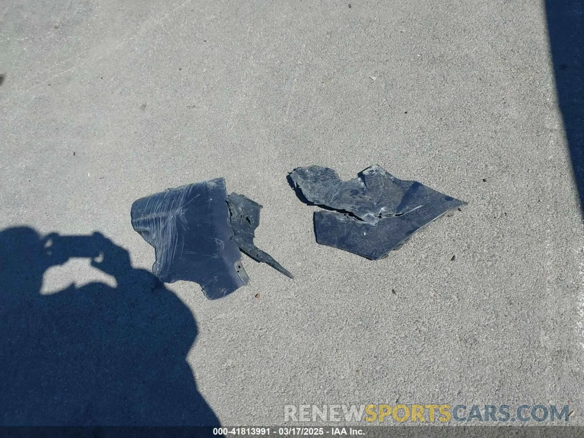 11 Photograph of a damaged car 2C4RC1DGXMR519600 CHRYSLER VOYAGER 2021
