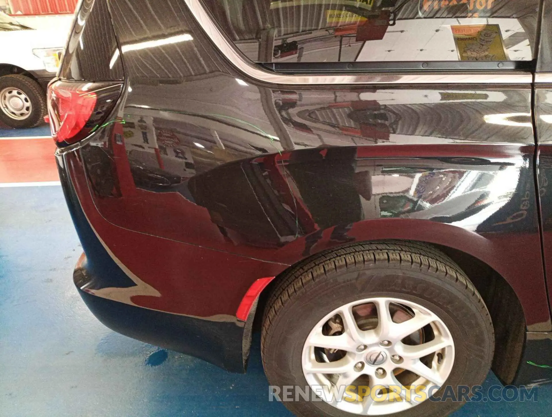 1 Photograph of a damaged car 2C4RC1DGXMR555075 CHRYSLER VOYAGER 2021