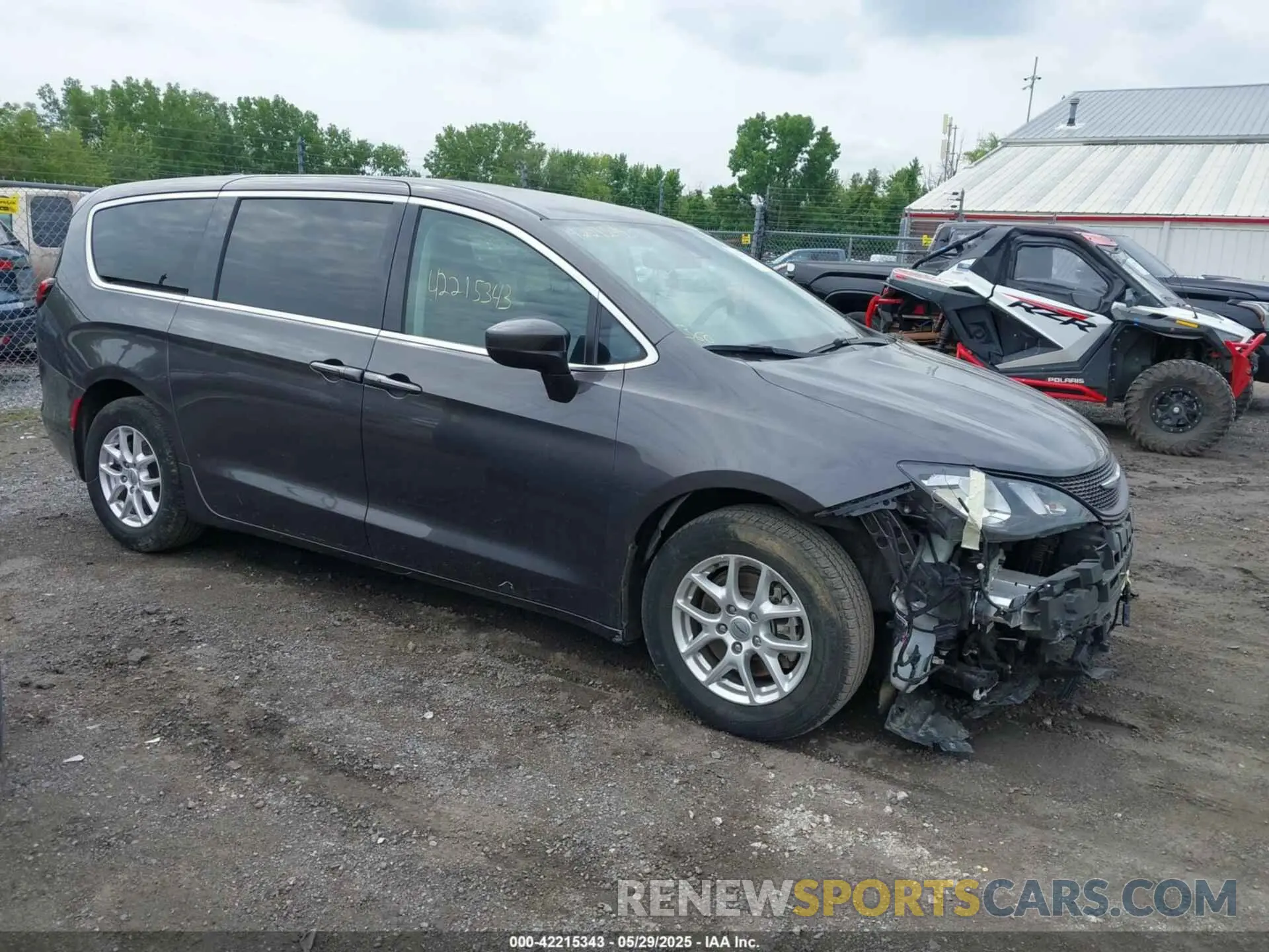 1 Photograph of a damaged car 2C4RC1CG1NR105396 CHRYSLER VOYAGER 2022