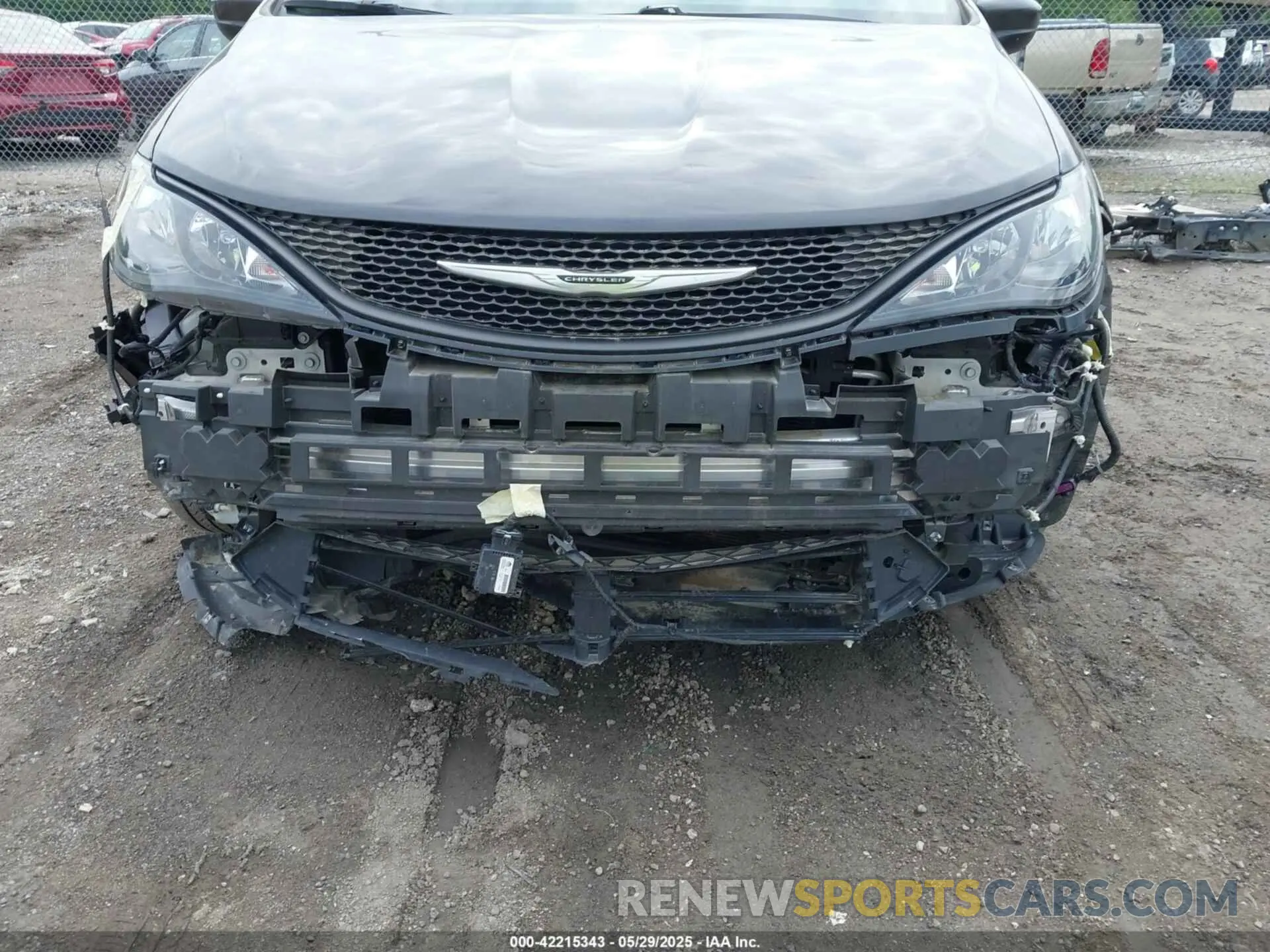 6 Photograph of a damaged car 2C4RC1CG1NR105396 CHRYSLER VOYAGER 2022