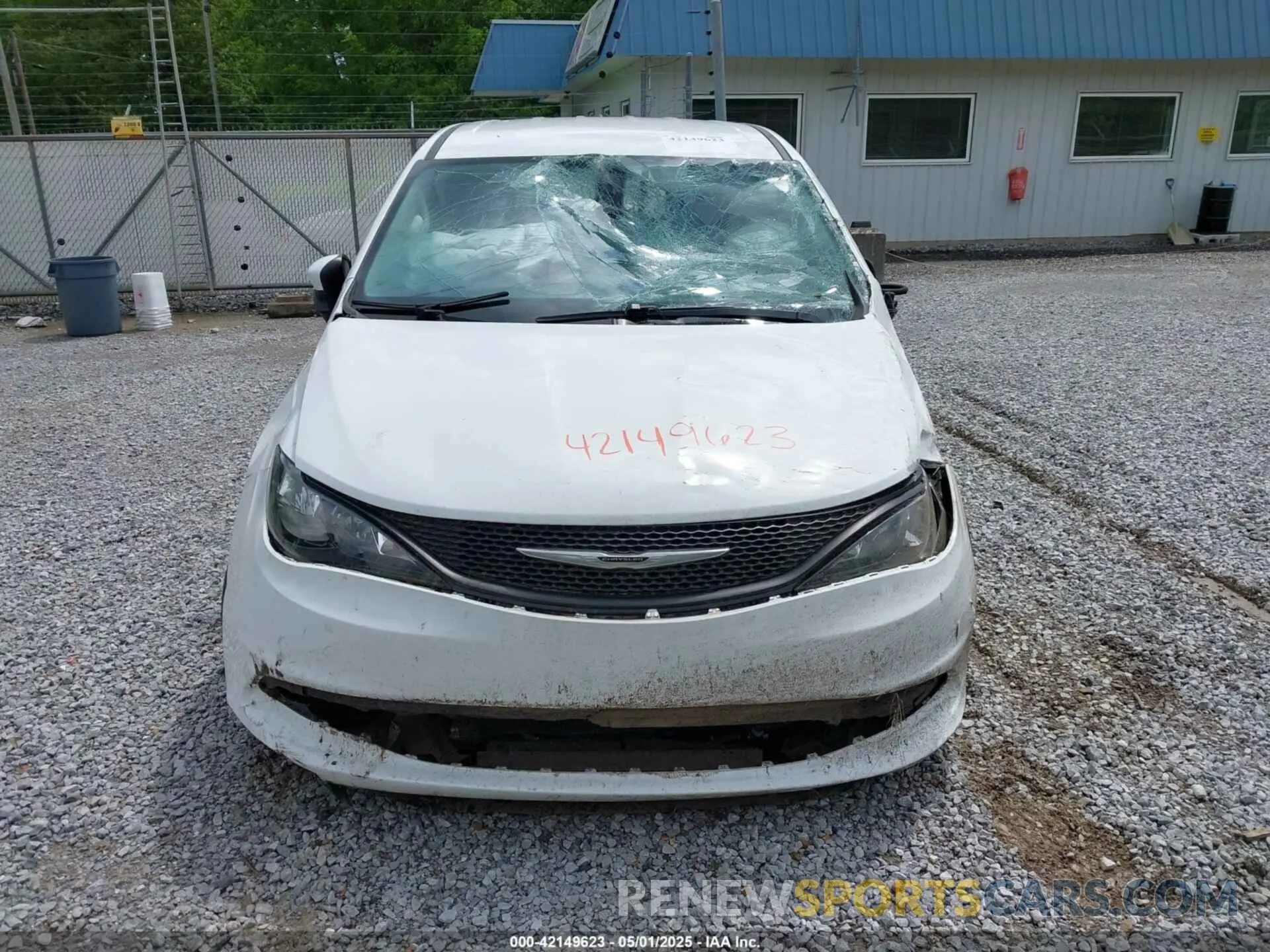 12 Photograph of a damaged car 2C4RC1CG2NR204647 CHRYSLER VOYAGER 2022