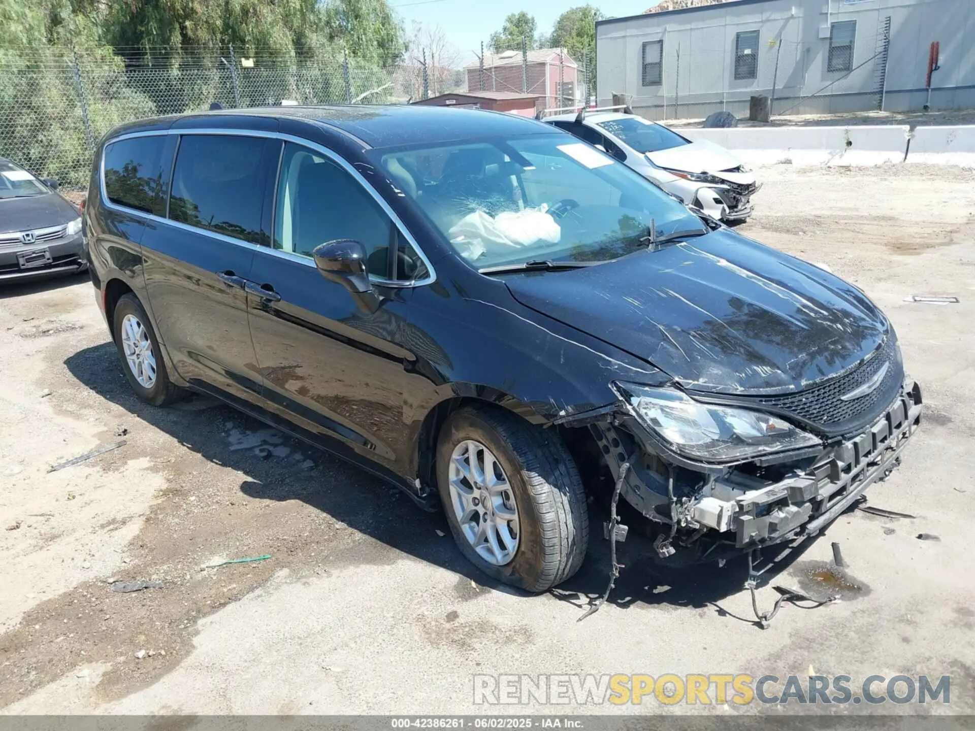 1 Photograph of a damaged car 2C4RC1CG3NR227130 CHRYSLER VOYAGER 2022