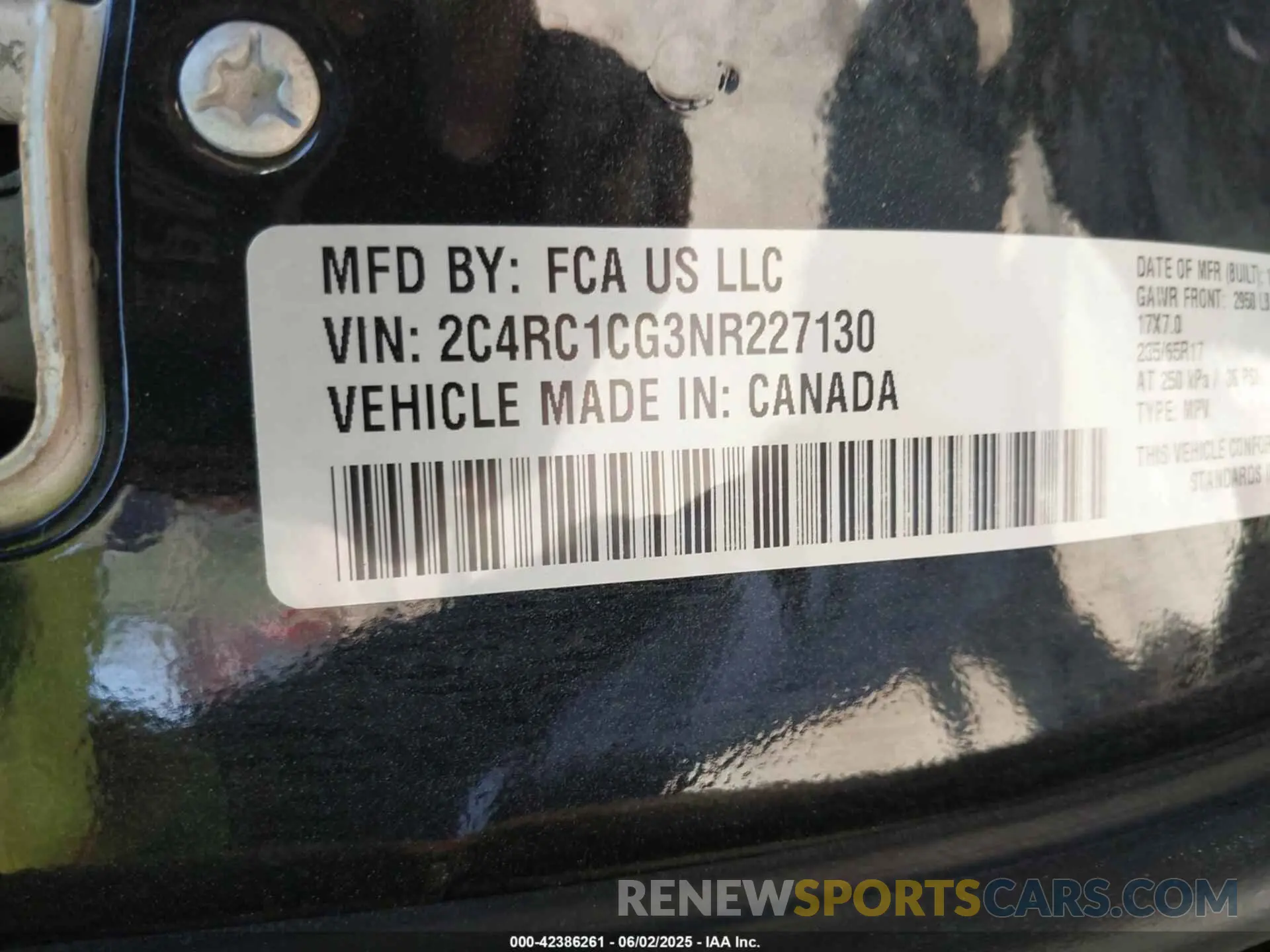 9 Photograph of a damaged car 2C4RC1CG3NR227130 CHRYSLER VOYAGER 2022