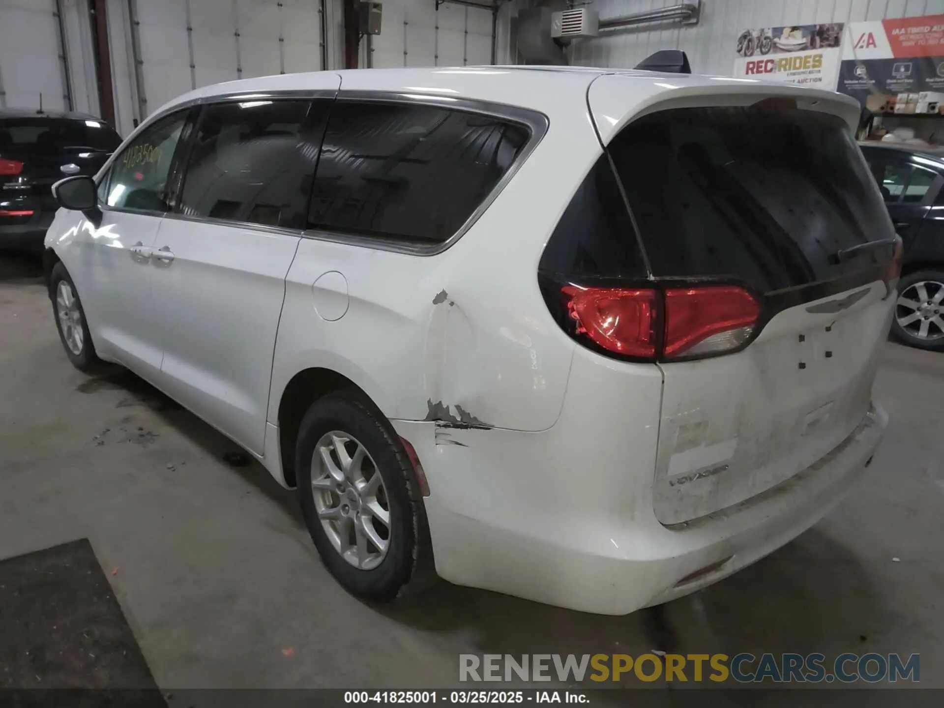 3 Photograph of a damaged car 2C4RC1CG4NR103397 CHRYSLER VOYAGER 2022