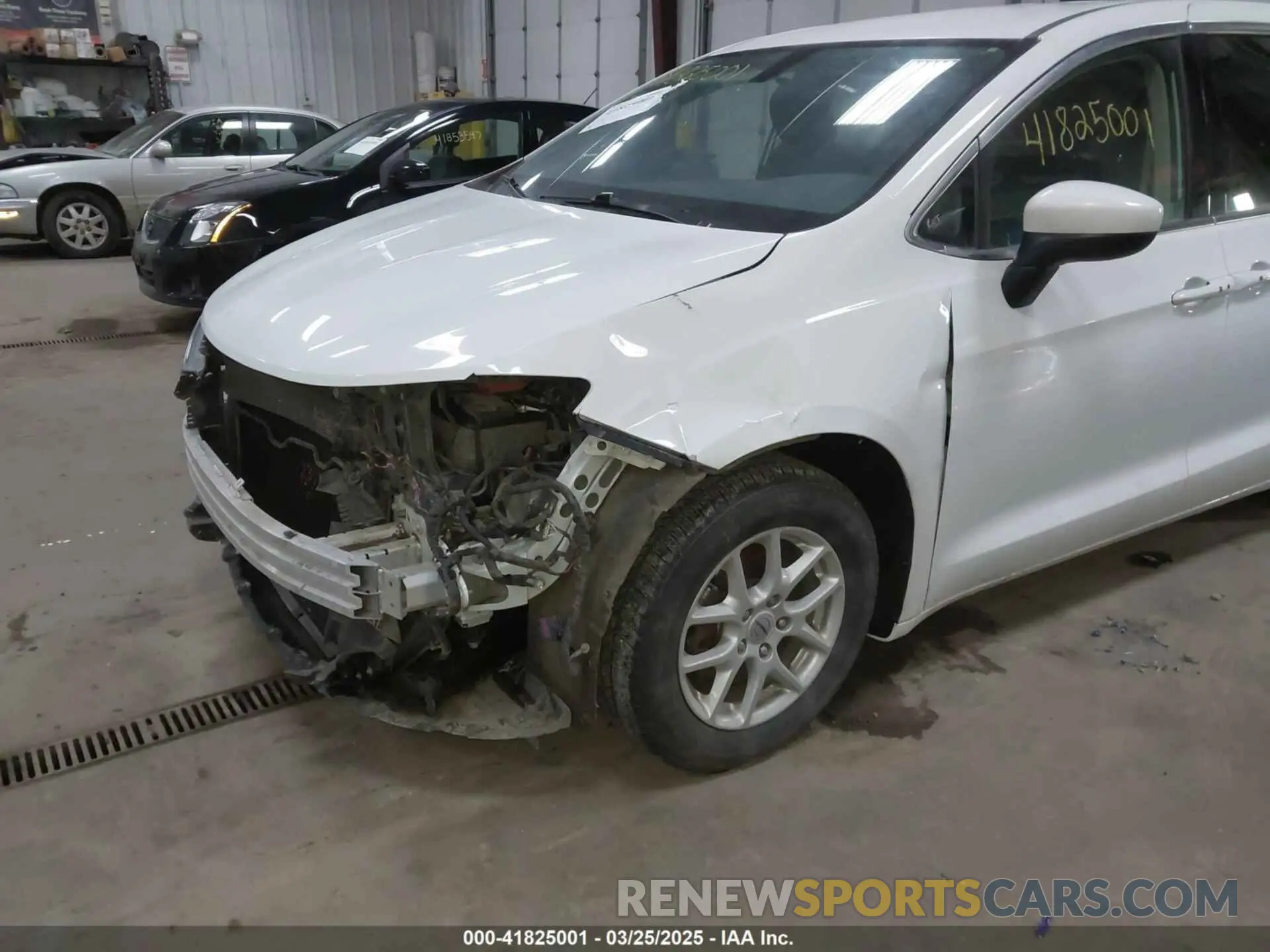 6 Photograph of a damaged car 2C4RC1CG4NR103397 CHRYSLER VOYAGER 2022