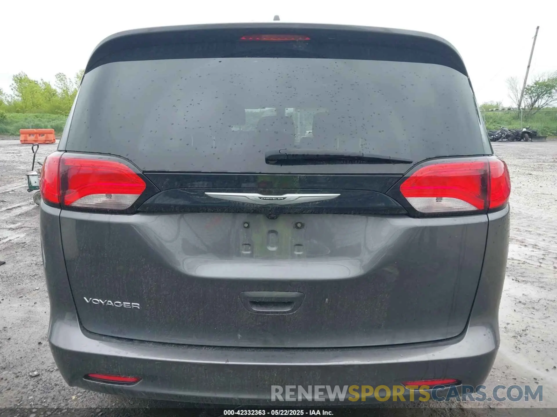 15 Photograph of a damaged car 2C4RC1CG4NR229873 CHRYSLER VOYAGER 2022