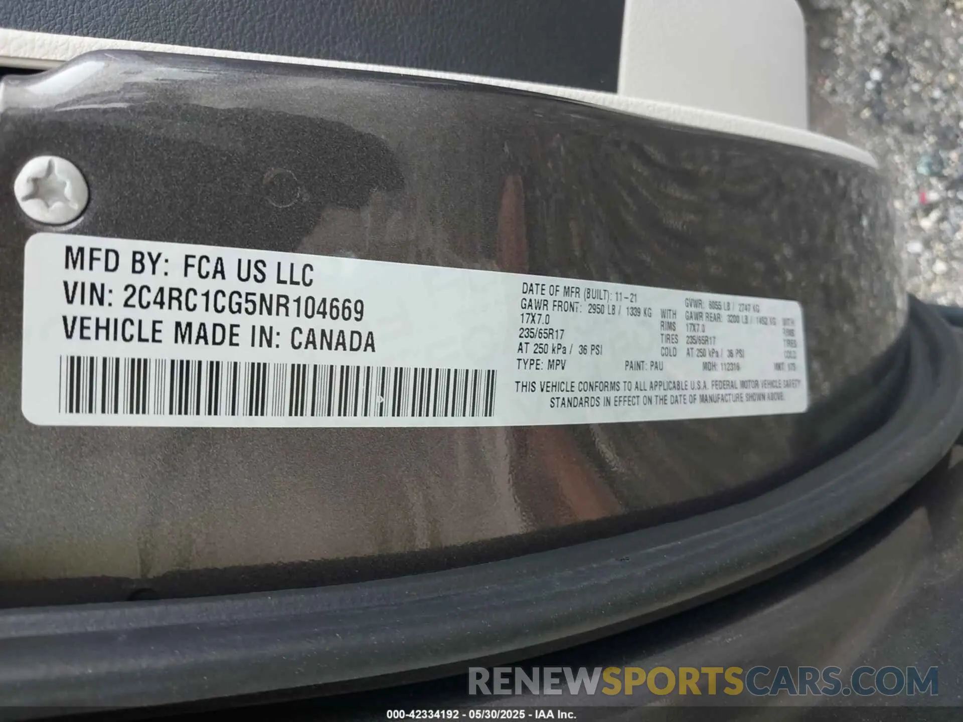 9 Photograph of a damaged car 2C4RC1CG5NR104669 CHRYSLER VOYAGER 2022