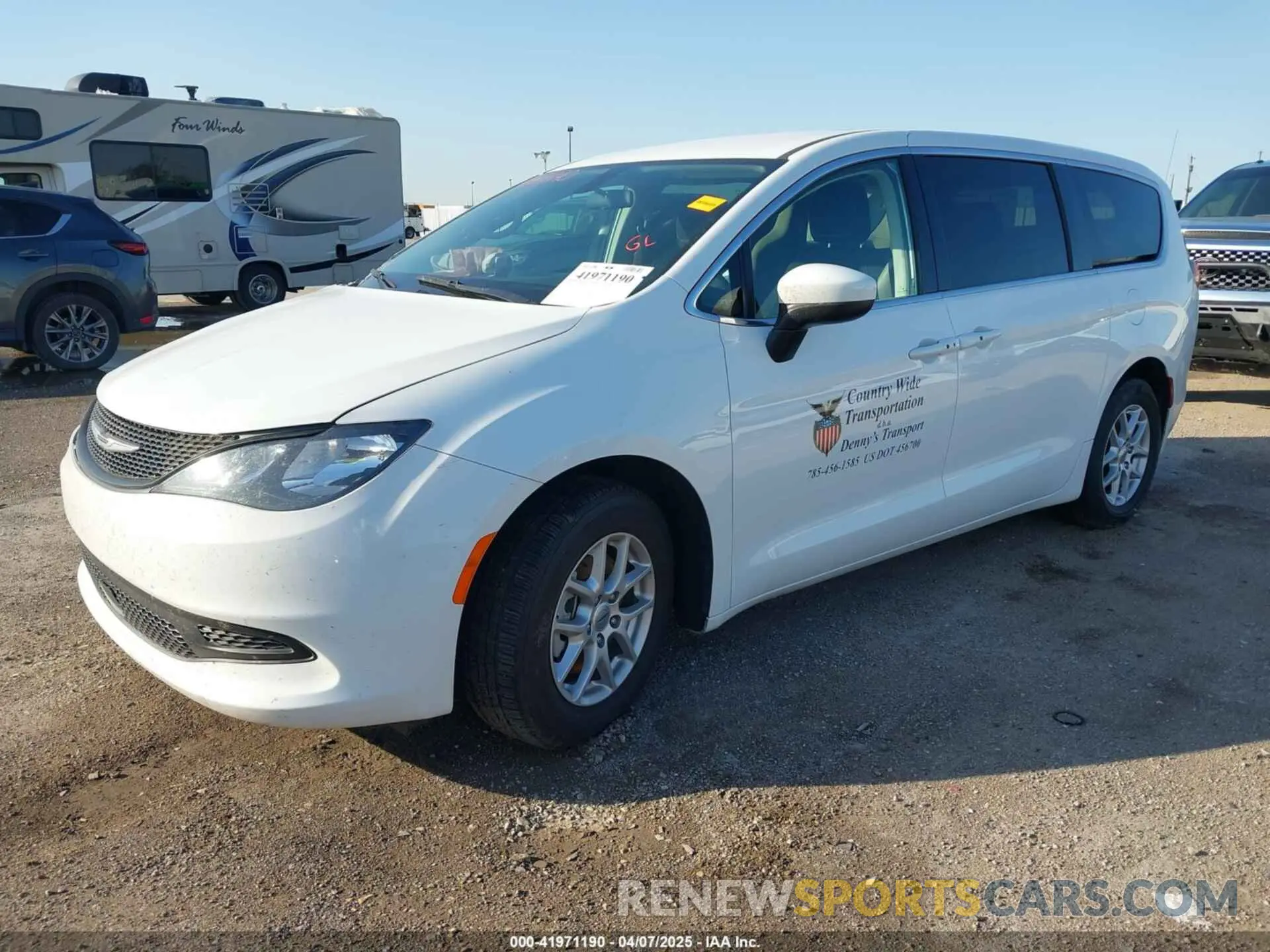 2 Photograph of a damaged car 2C4RC1CG6NR208667 CHRYSLER VOYAGER 2022