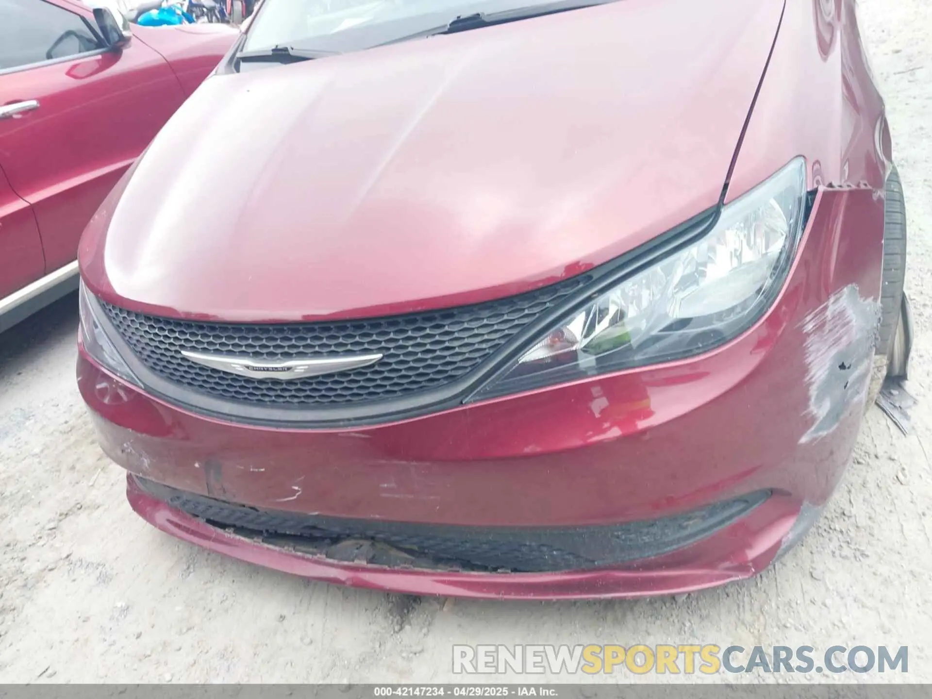 12 Photograph of a damaged car 2C4RC1CG6NR226151 CHRYSLER VOYAGER 2022