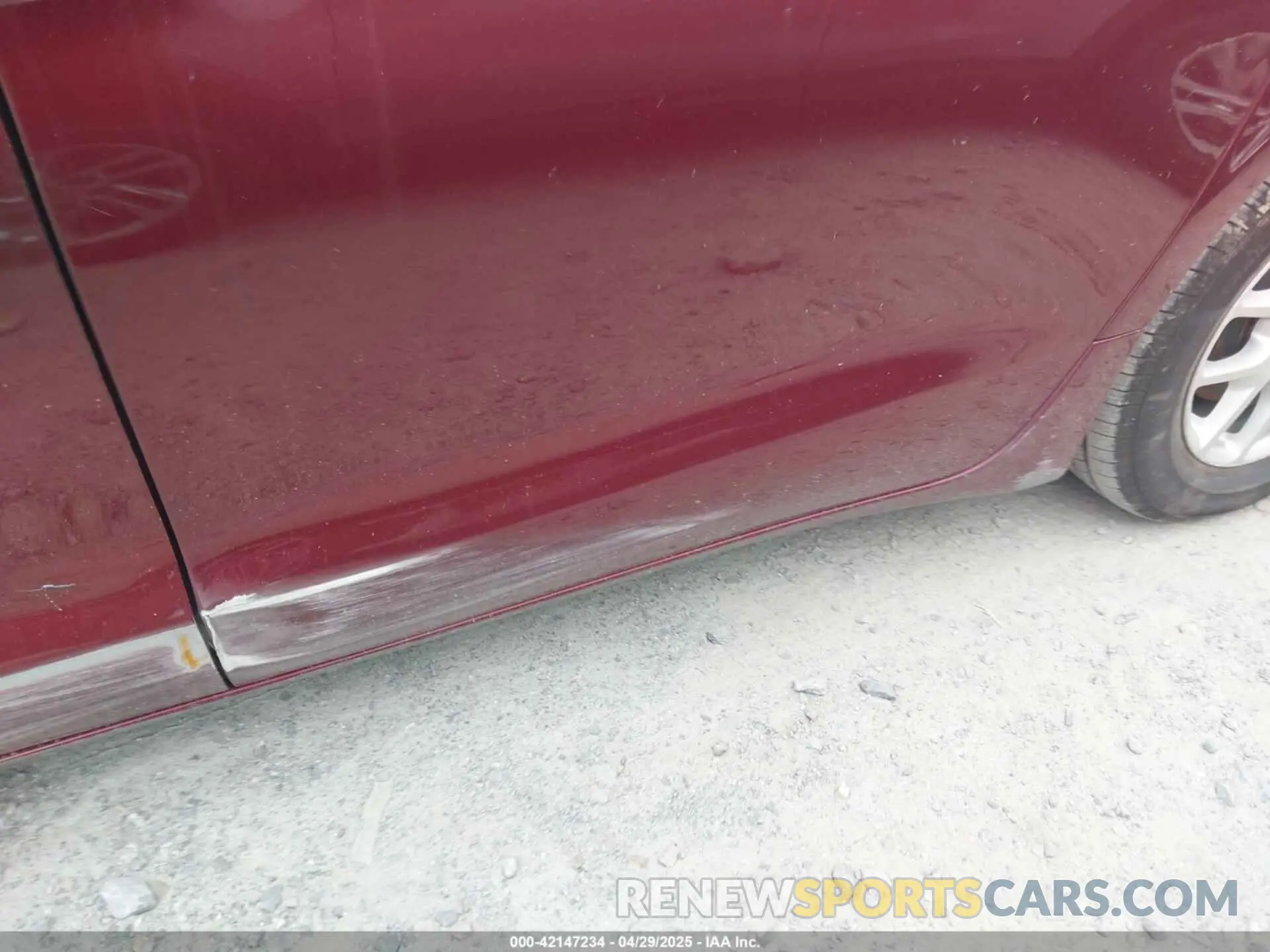 17 Photograph of a damaged car 2C4RC1CG6NR226151 CHRYSLER VOYAGER 2022