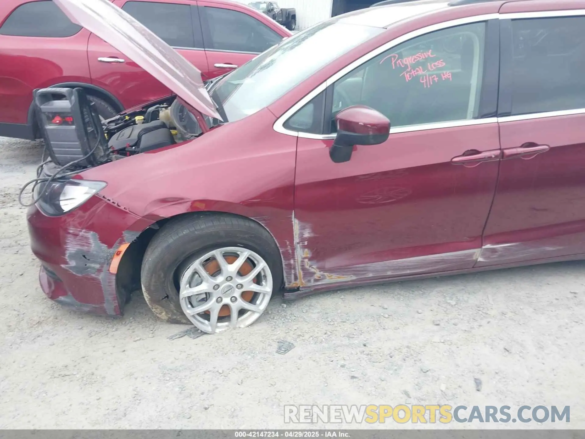 6 Photograph of a damaged car 2C4RC1CG6NR226151 CHRYSLER VOYAGER 2022