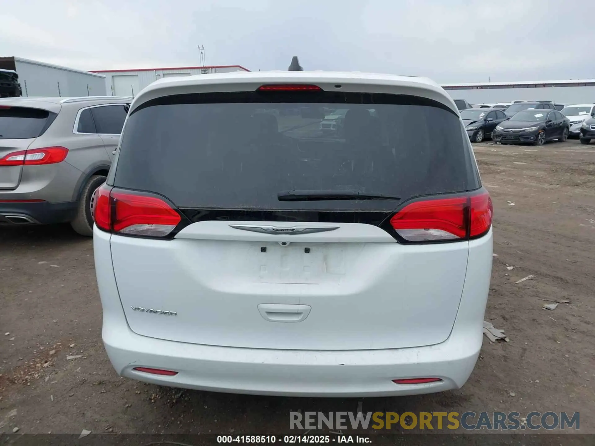 16 Photograph of a damaged car 2C4RC1CG7NR105208 CHRYSLER VOYAGER 2022