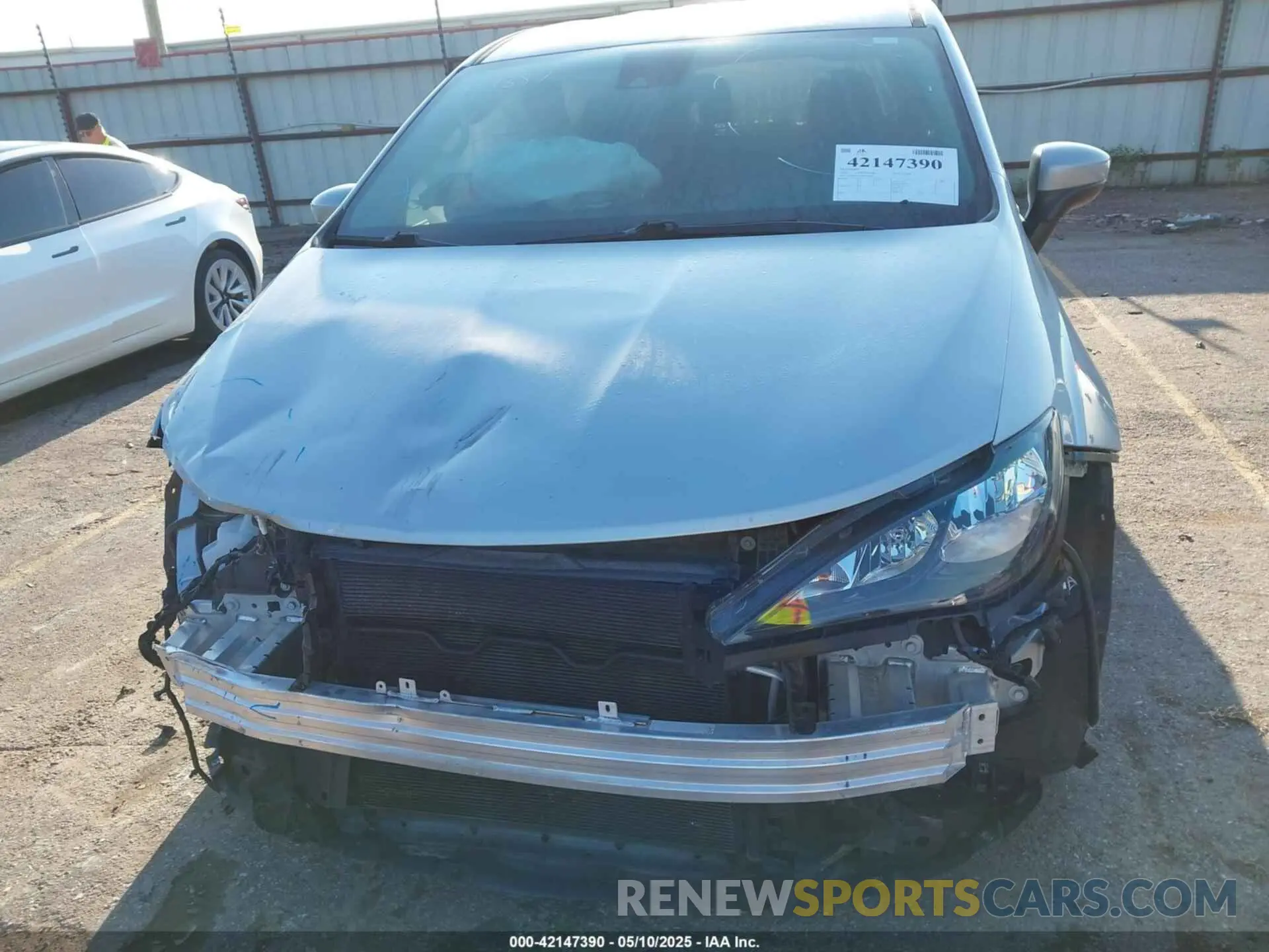 6 Photograph of a damaged car 2C4RC1CG8NR145197 CHRYSLER VOYAGER 2022