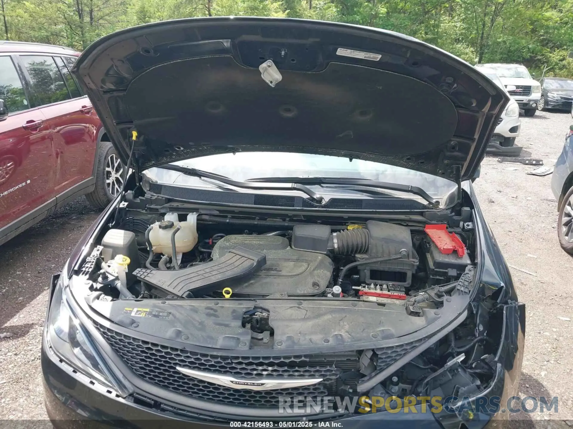 10 Photograph of a damaged car 2C4RC1CG9NR126478 CHRYSLER VOYAGER 2022