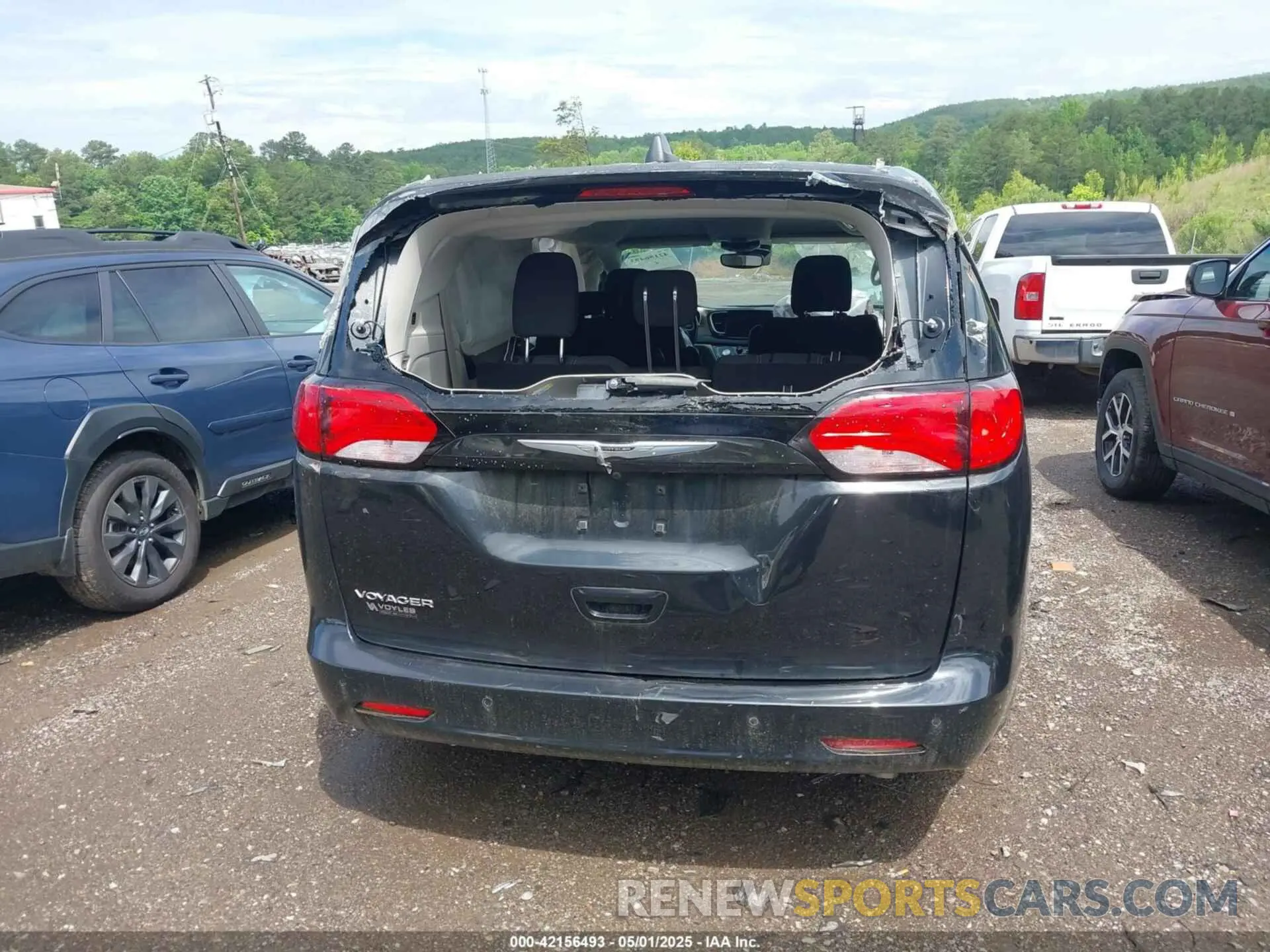 16 Photograph of a damaged car 2C4RC1CG9NR126478 CHRYSLER VOYAGER 2022