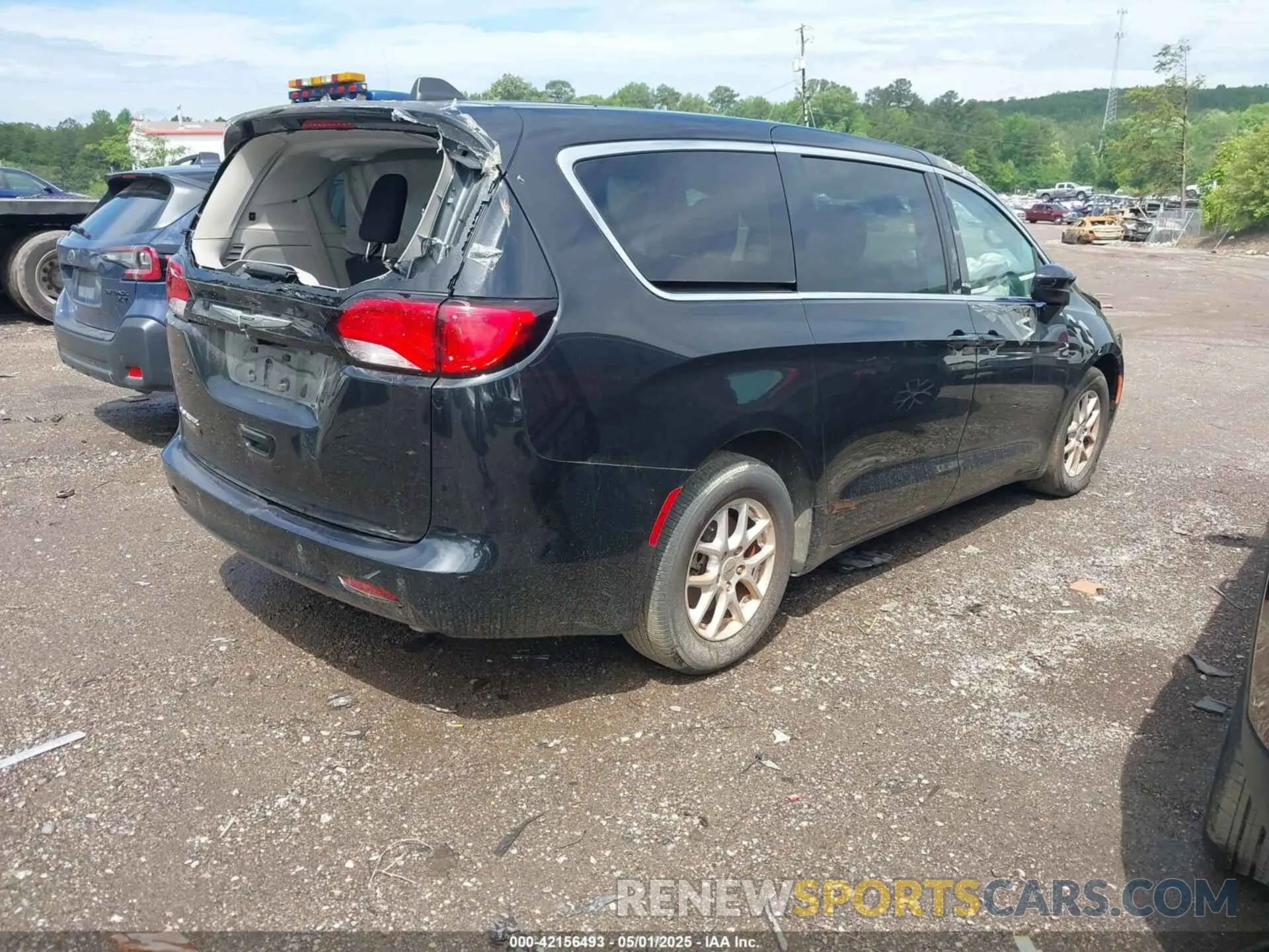 4 Photograph of a damaged car 2C4RC1CG9NR126478 CHRYSLER VOYAGER 2022