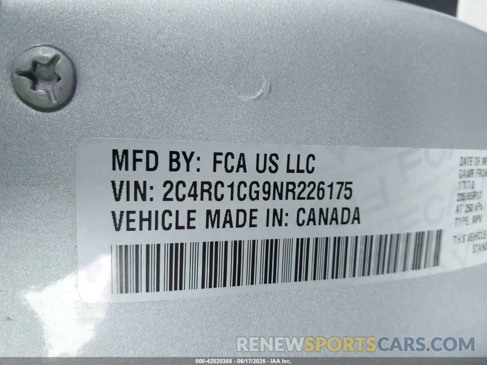 9 Photograph of a damaged car 2C4RC1CG9NR226175 CHRYSLER VOYAGER 2022