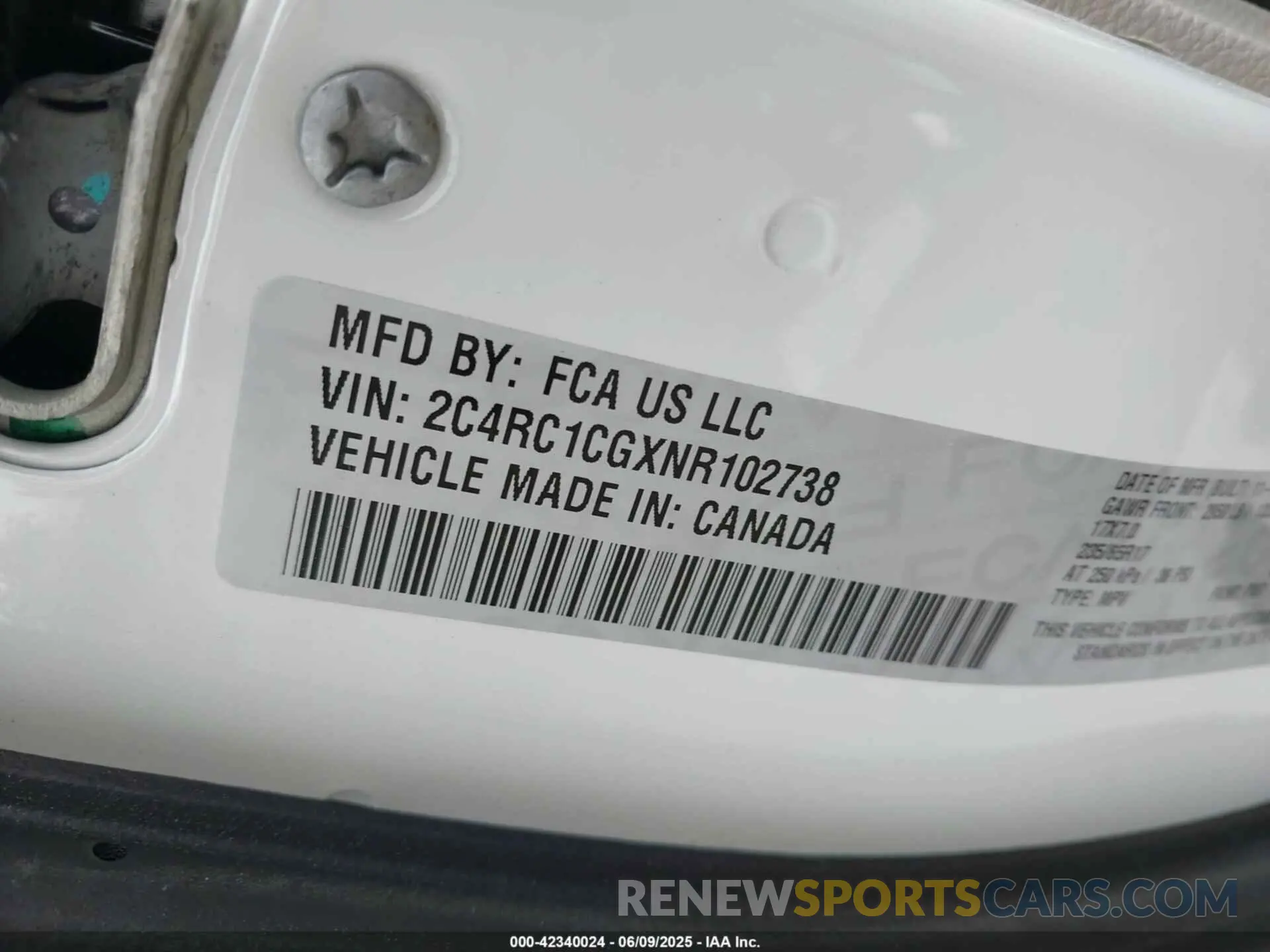 9 Photograph of a damaged car 2C4RC1CGXNR102738 CHRYSLER VOYAGER 2022