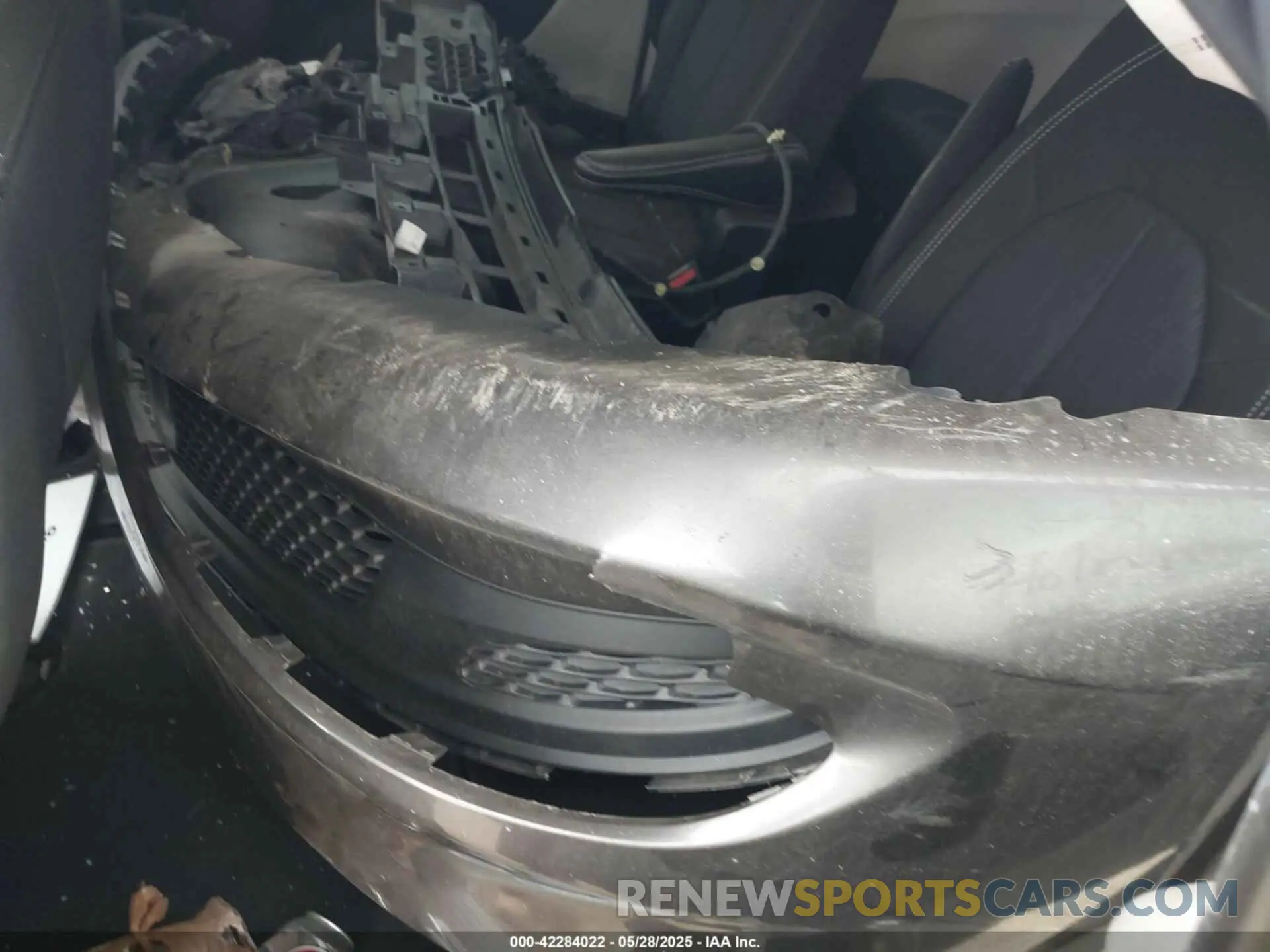 12 Photograph of a damaged car 2C4RC1CGXNR105266 CHRYSLER VOYAGER 2022