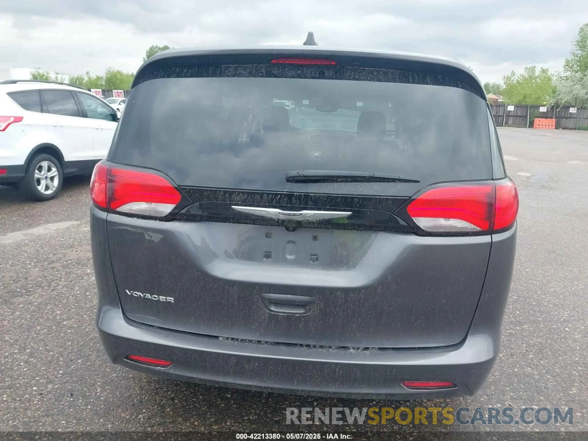16 Photograph of a damaged car 2C4RC1CG1PR610616 CHRYSLER VOYAGER 2023