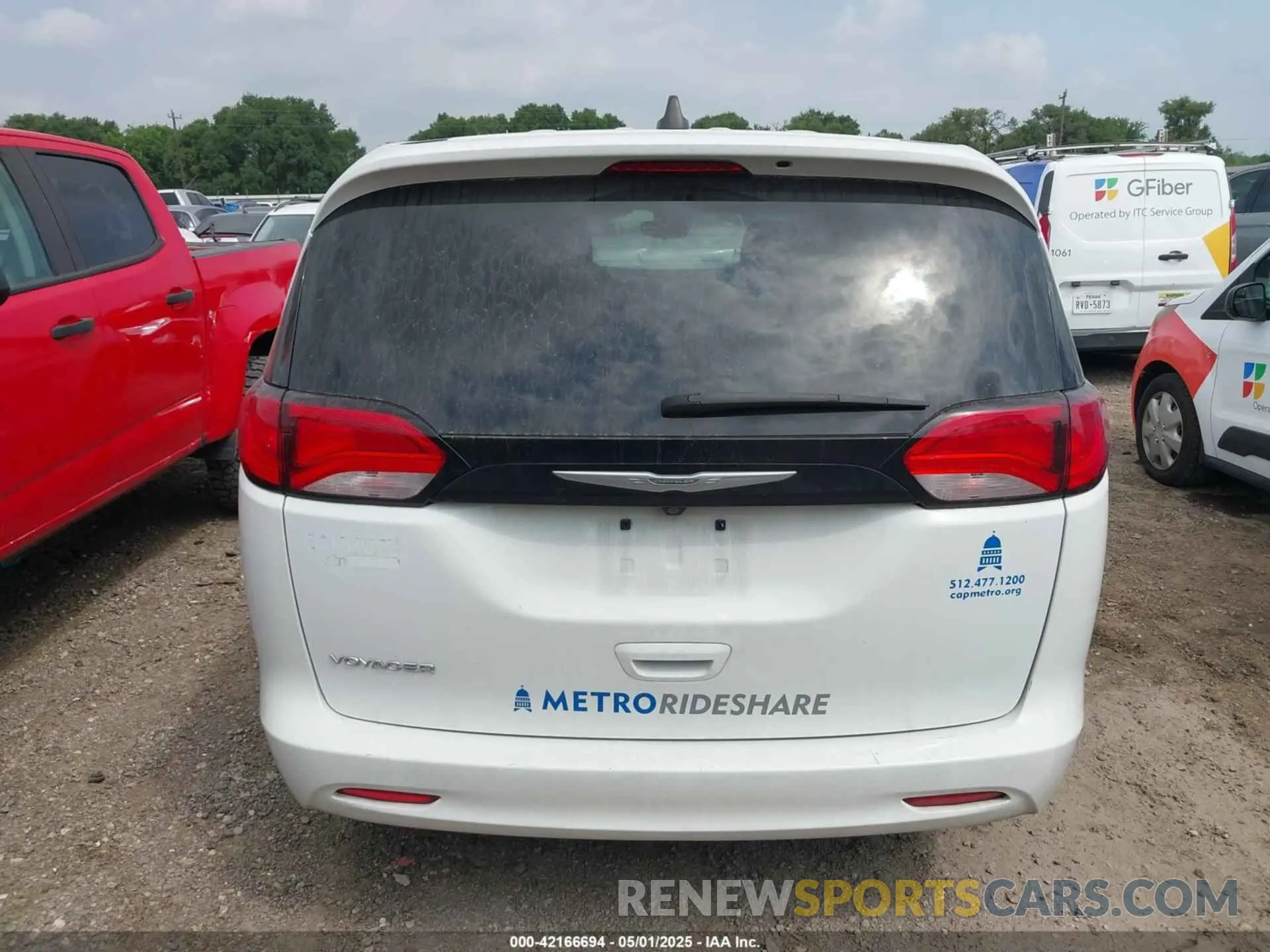 16 Photograph of a damaged car 2C4RC1CG3PR525793 CHRYSLER VOYAGER 2023