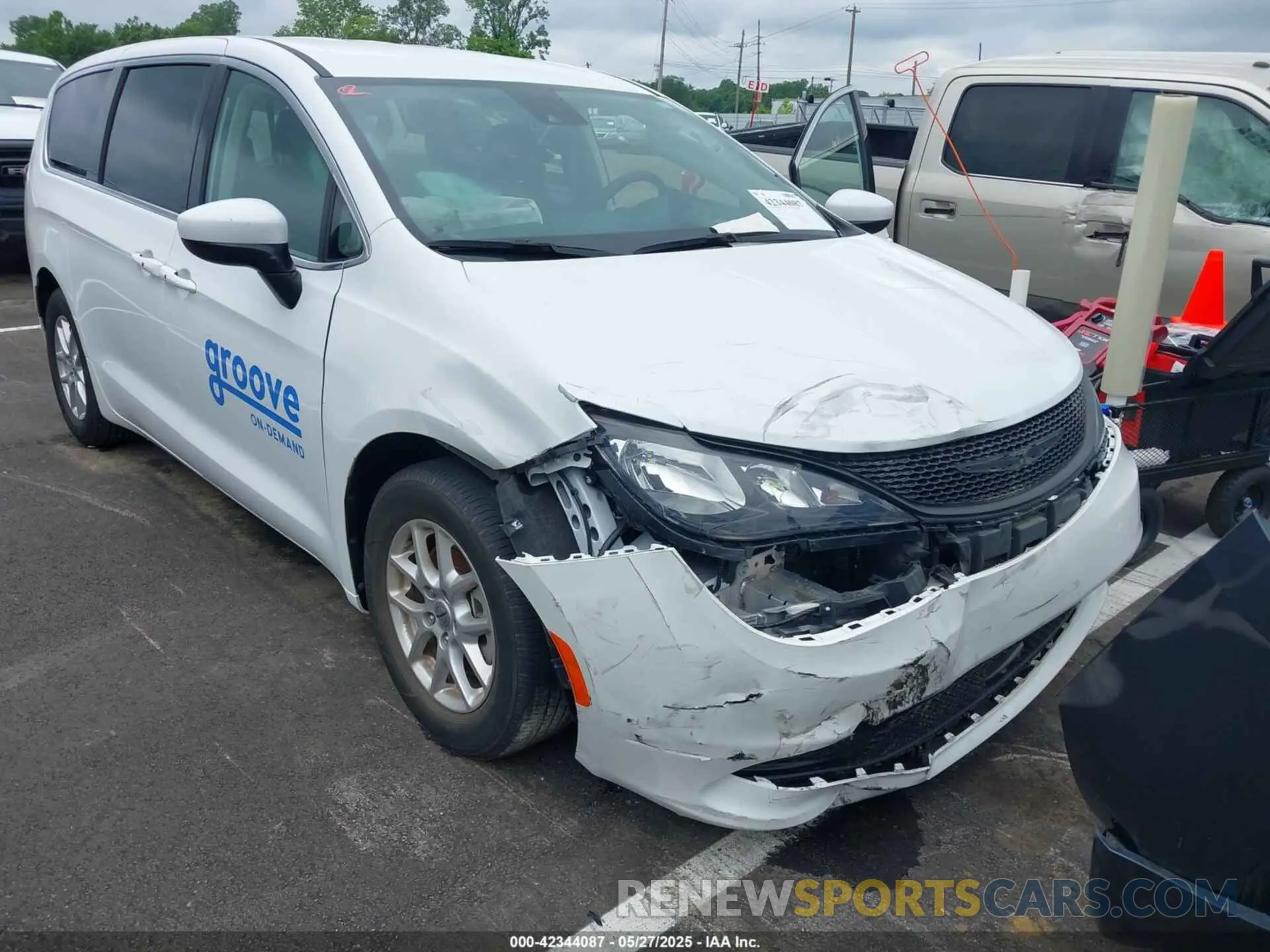 6 Photograph of a damaged car 2C4RC1CG3PR567963 CHRYSLER VOYAGER 2023