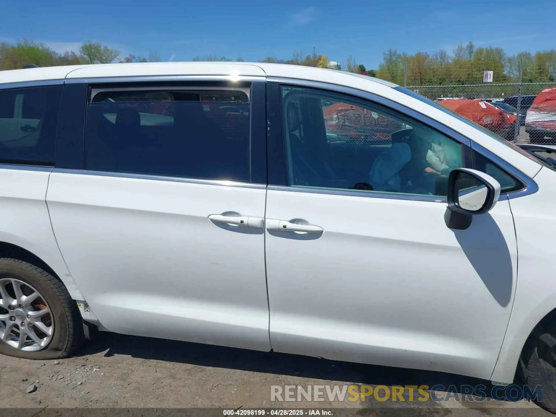 14 Photograph of a damaged car 2C4RC1CG4PR568135 CHRYSLER VOYAGER 2023