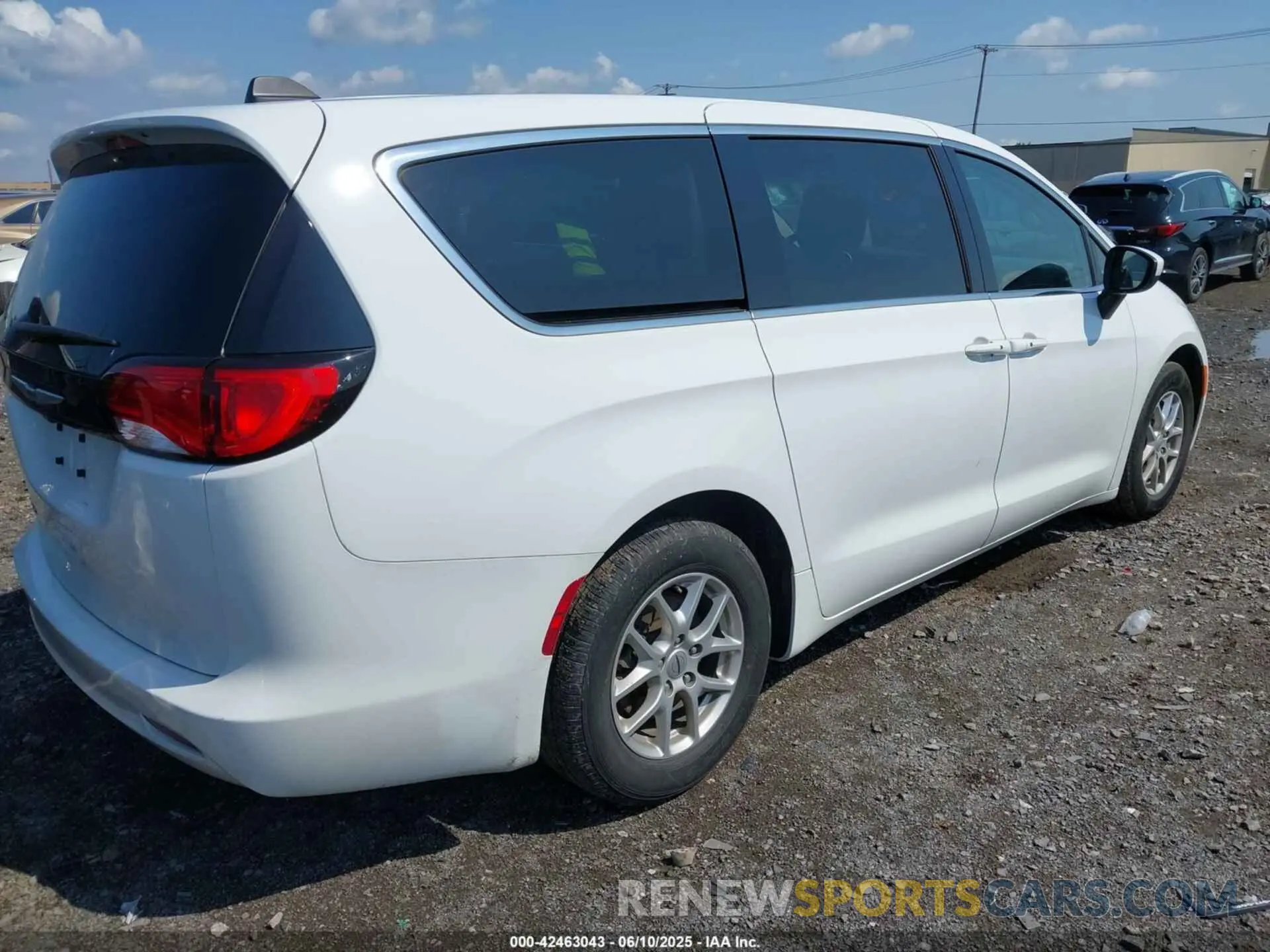 4 Photograph of a damaged car 2C4RC1CG4PR568331 CHRYSLER VOYAGER 2023