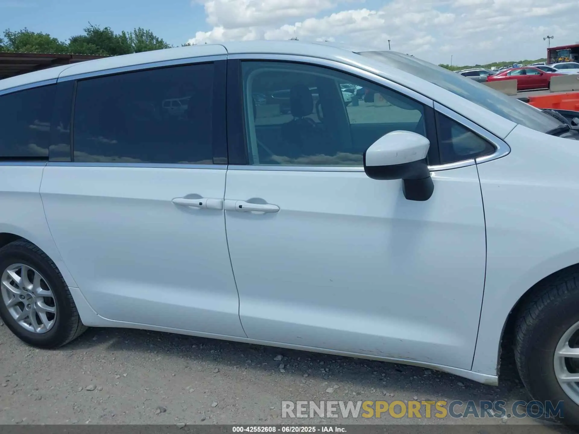 13 Photograph of a damaged car 2C4RC1CG5PR534477 CHRYSLER VOYAGER 2023