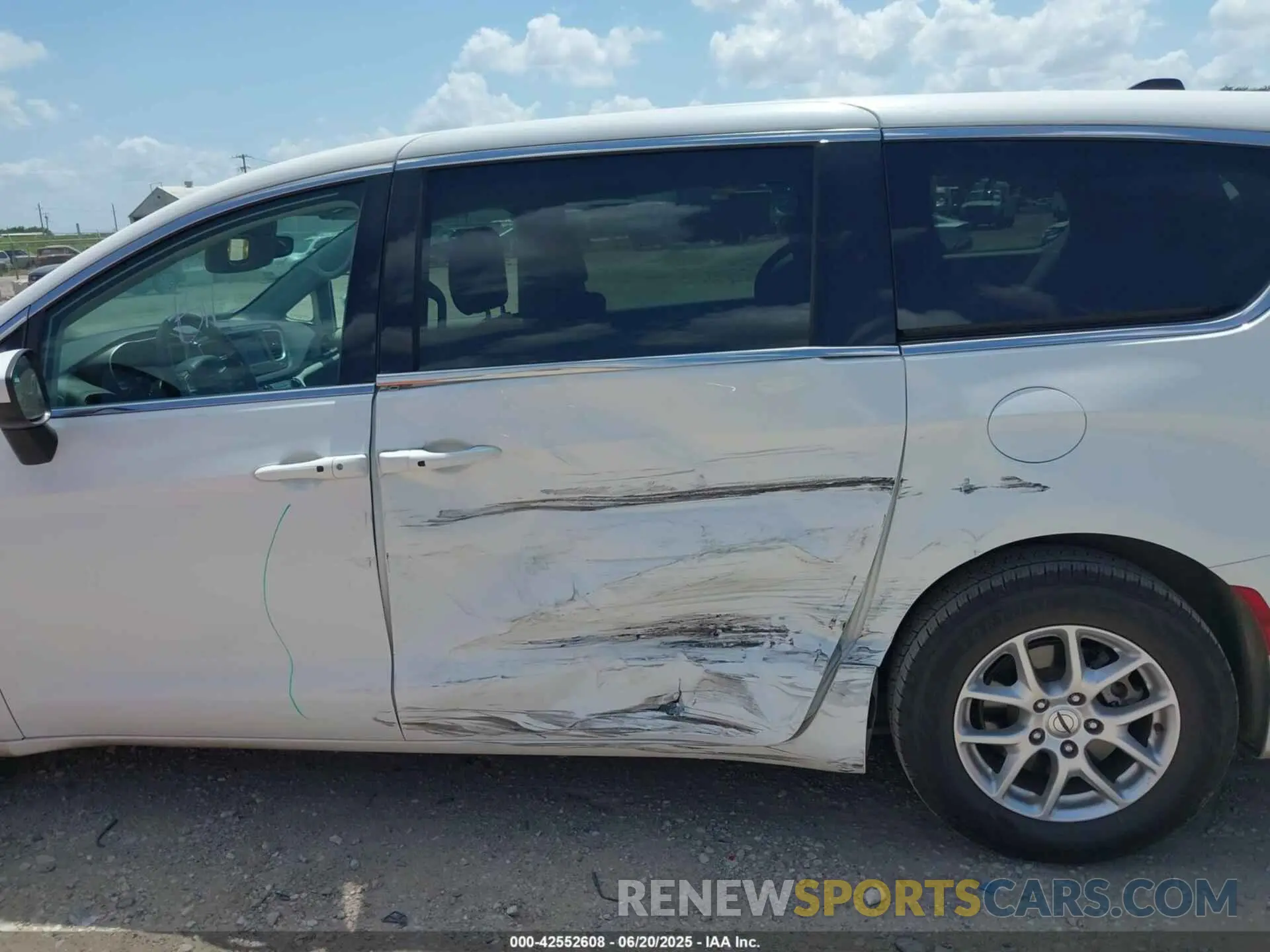 14 Photograph of a damaged car 2C4RC1CG5PR534477 CHRYSLER VOYAGER 2023