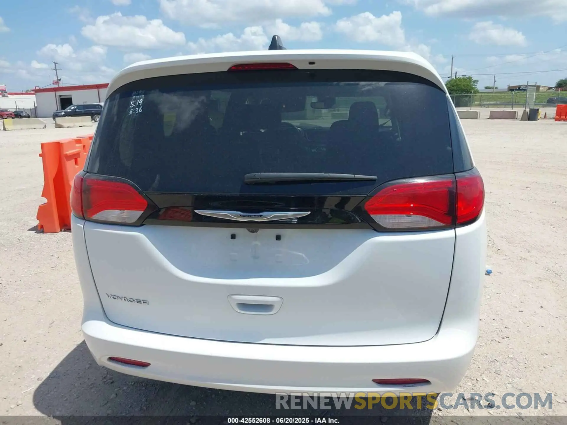 16 Photograph of a damaged car 2C4RC1CG5PR534477 CHRYSLER VOYAGER 2023