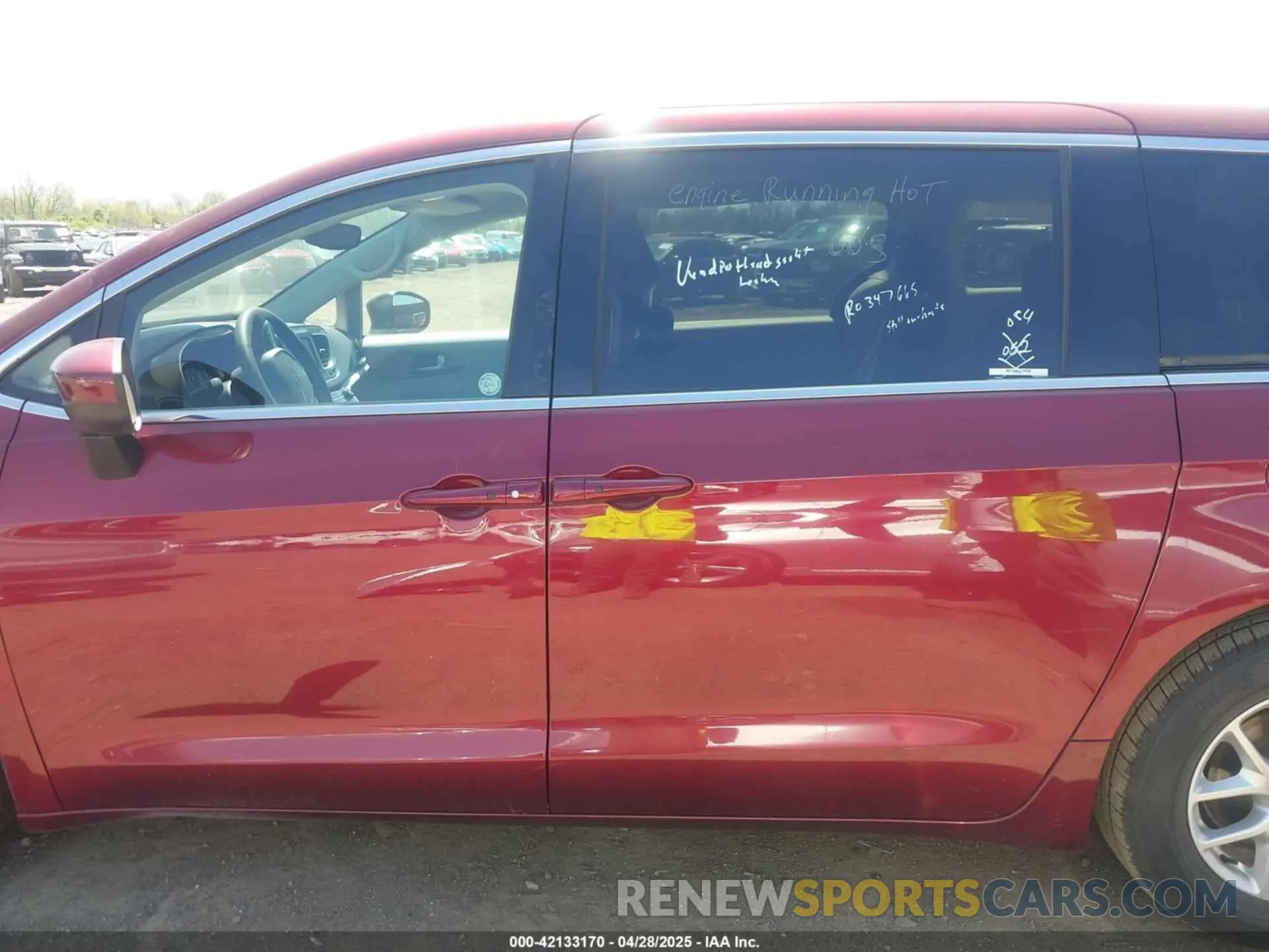 14 Photograph of a damaged car 2C4RC1CG5PR551876 CHRYSLER VOYAGER 2023