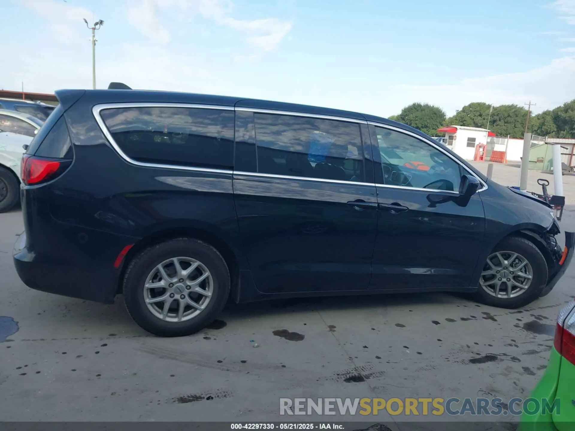 13 Photograph of a damaged car 2C4RC1CG5PR602566 CHRYSLER VOYAGER 2023