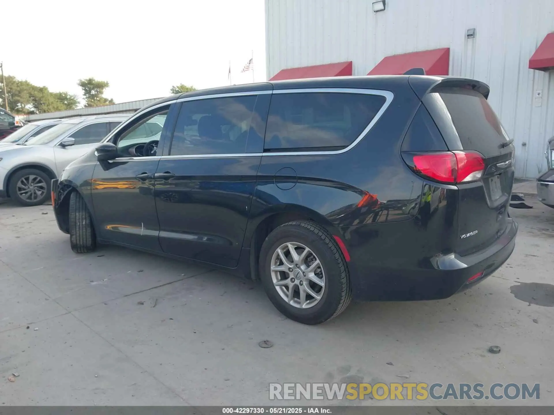 14 Photograph of a damaged car 2C4RC1CG5PR602566 CHRYSLER VOYAGER 2023