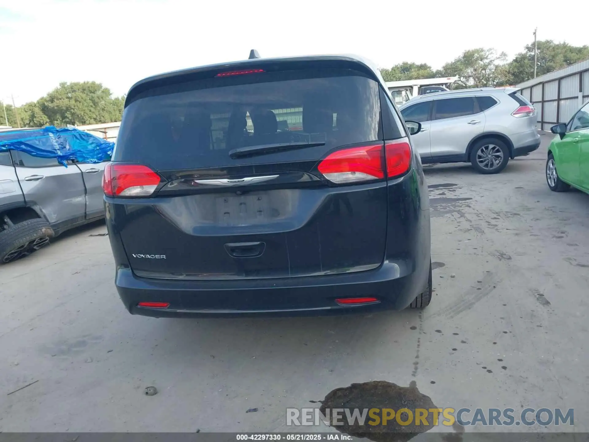 16 Photograph of a damaged car 2C4RC1CG5PR602566 CHRYSLER VOYAGER 2023