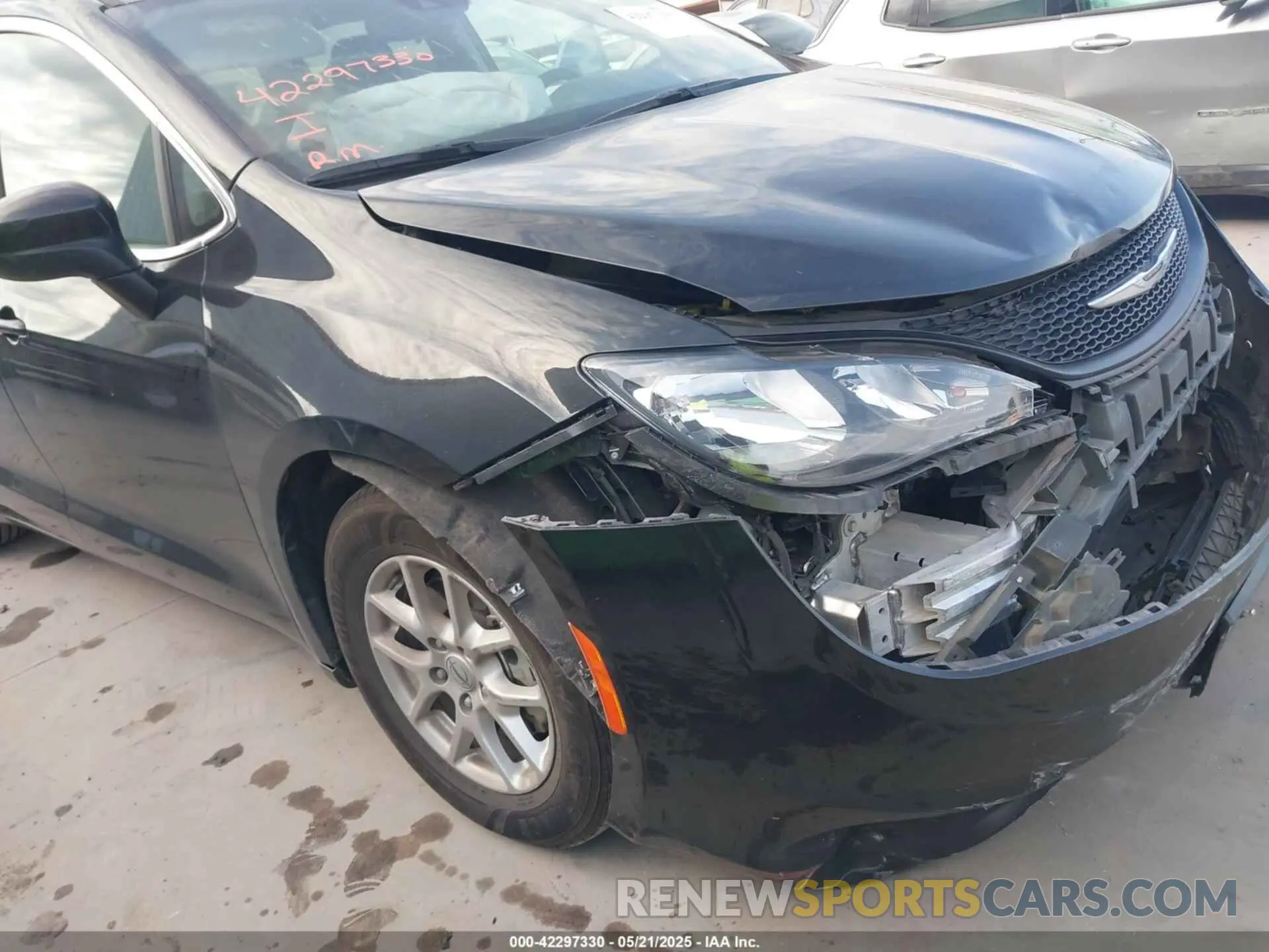 18 Photograph of a damaged car 2C4RC1CG5PR602566 CHRYSLER VOYAGER 2023