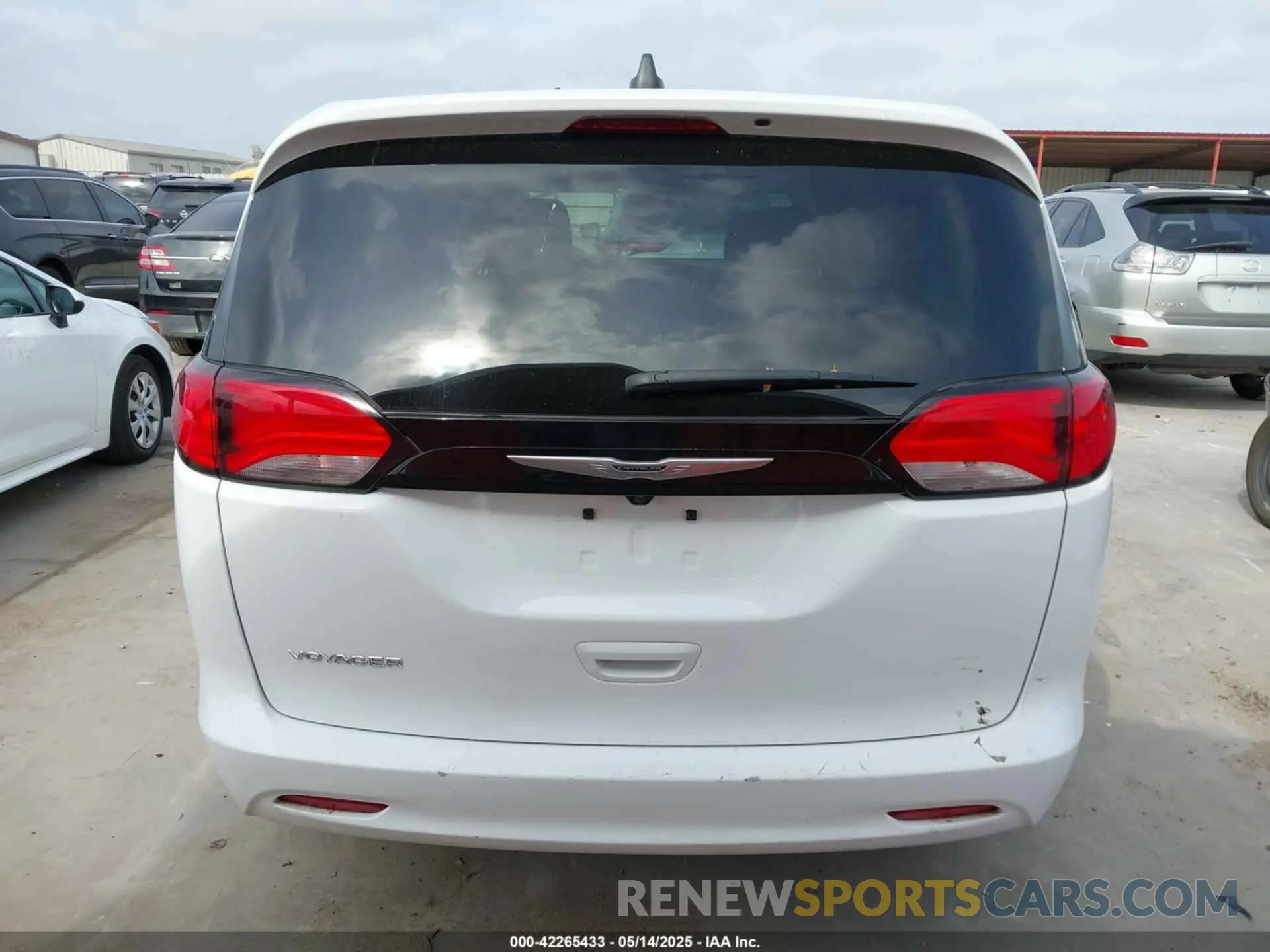 16 Photograph of a damaged car 2C4RC1CG5PR613387 CHRYSLER VOYAGER 2023