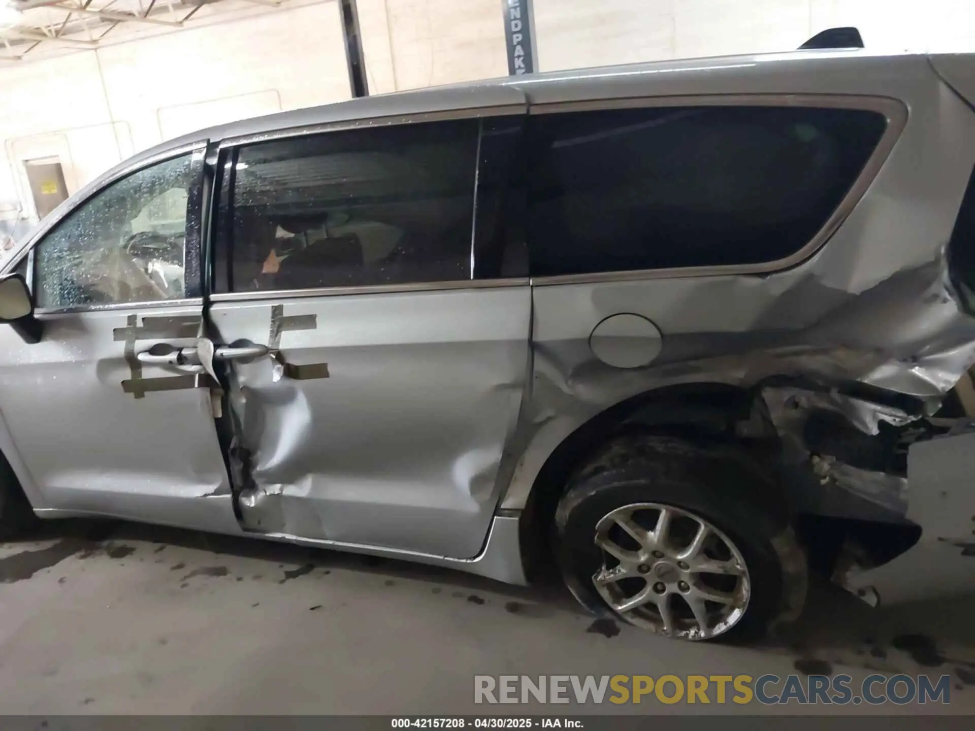 14 Photograph of a damaged car 2C4RC1CG6PR549246 CHRYSLER VOYAGER 2023