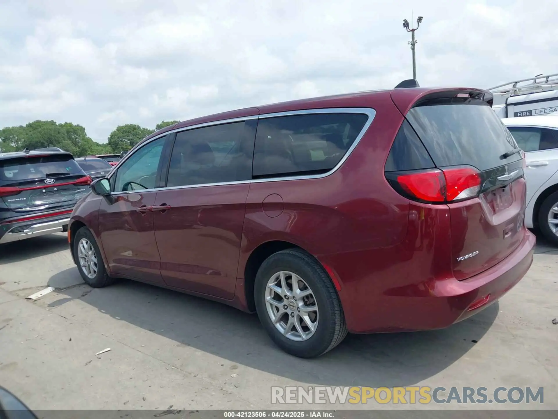 14 Photograph of a damaged car 2C4RC1CG7PR534450 CHRYSLER VOYAGER 2023